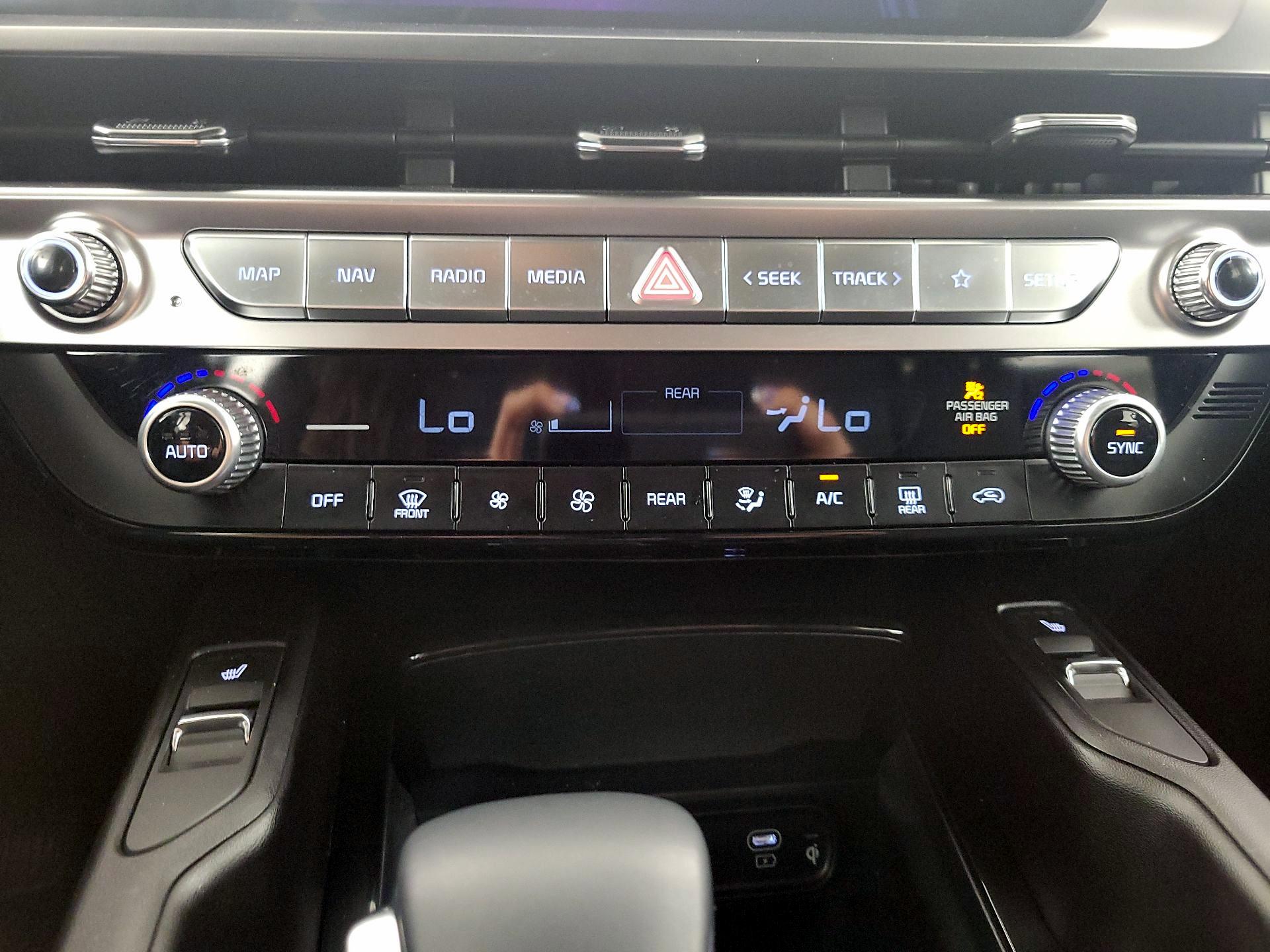 Thumbnail: 2025 Kia Telluride - 17