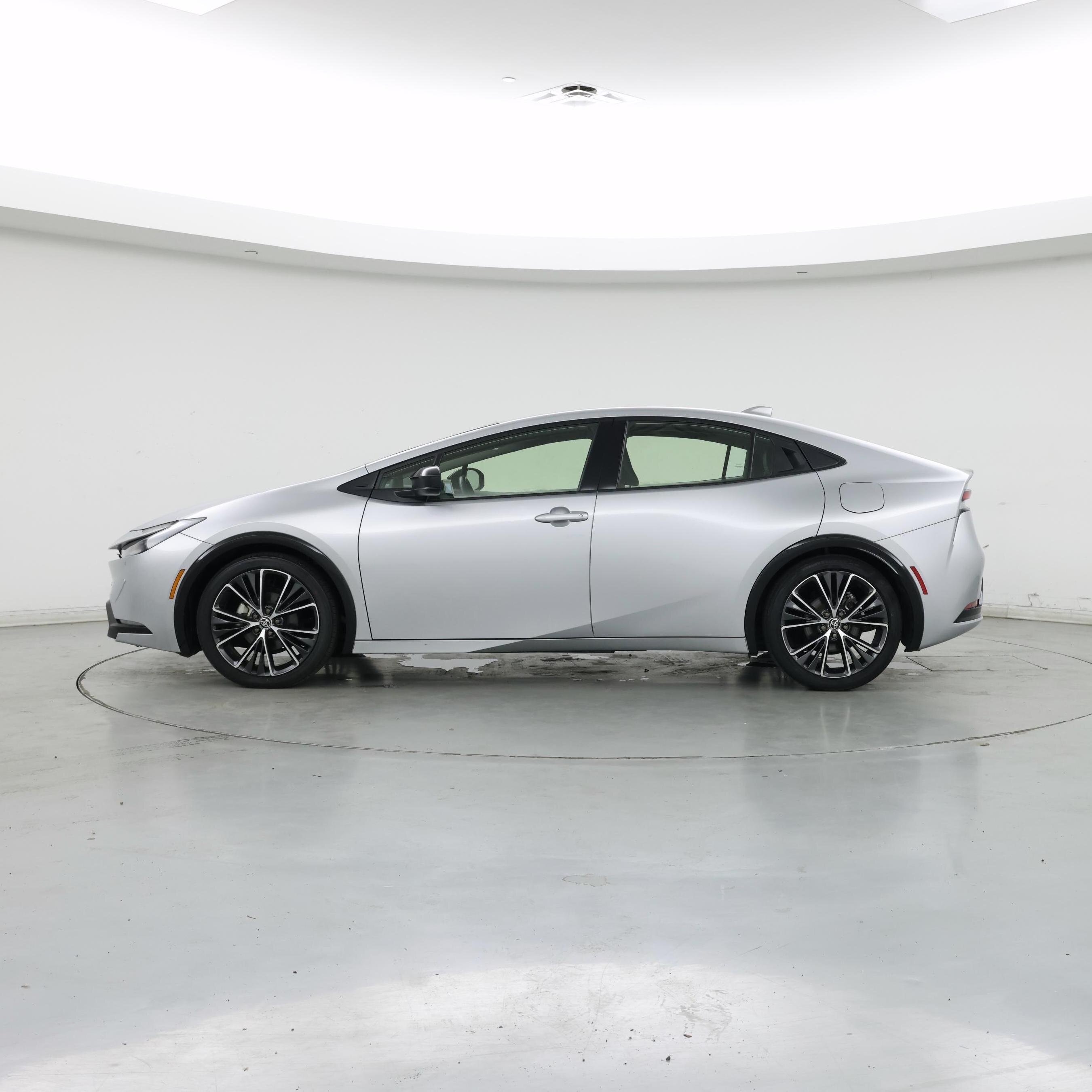 Thumbnail: 2024 Toyota Prius - 3