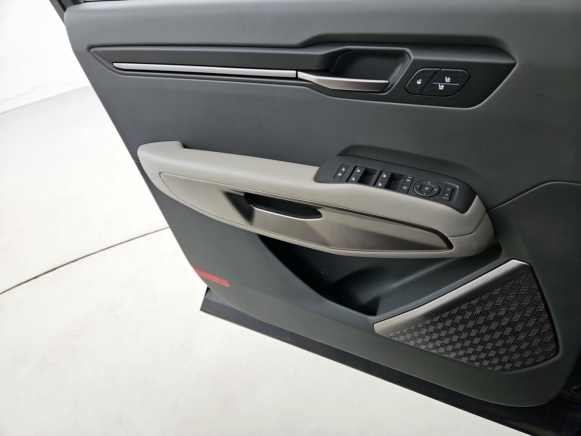 Thumbnail: 2024 Kia EV9 - 12