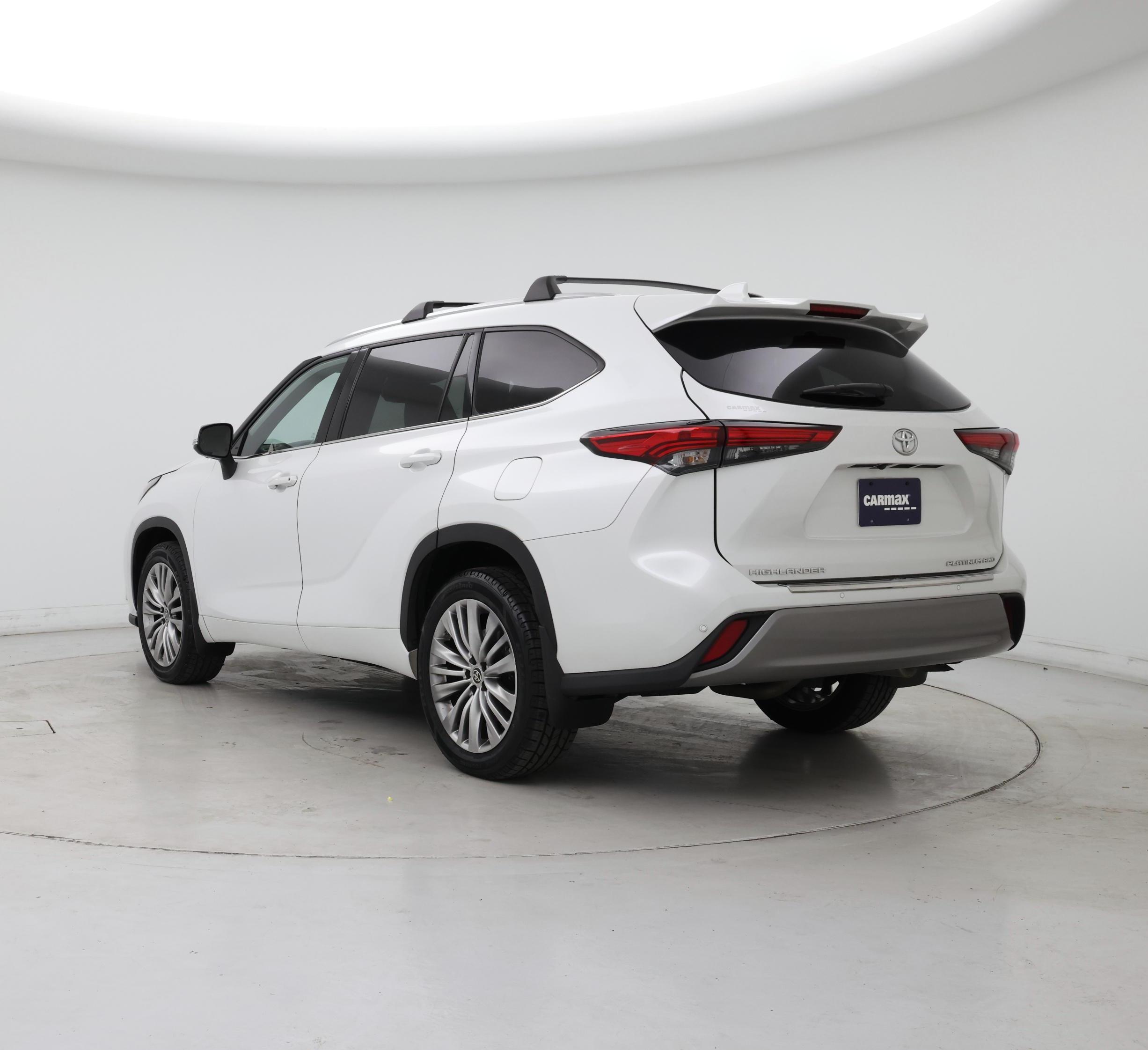 Thumbnail: 2022 Toyota Highlander - 2