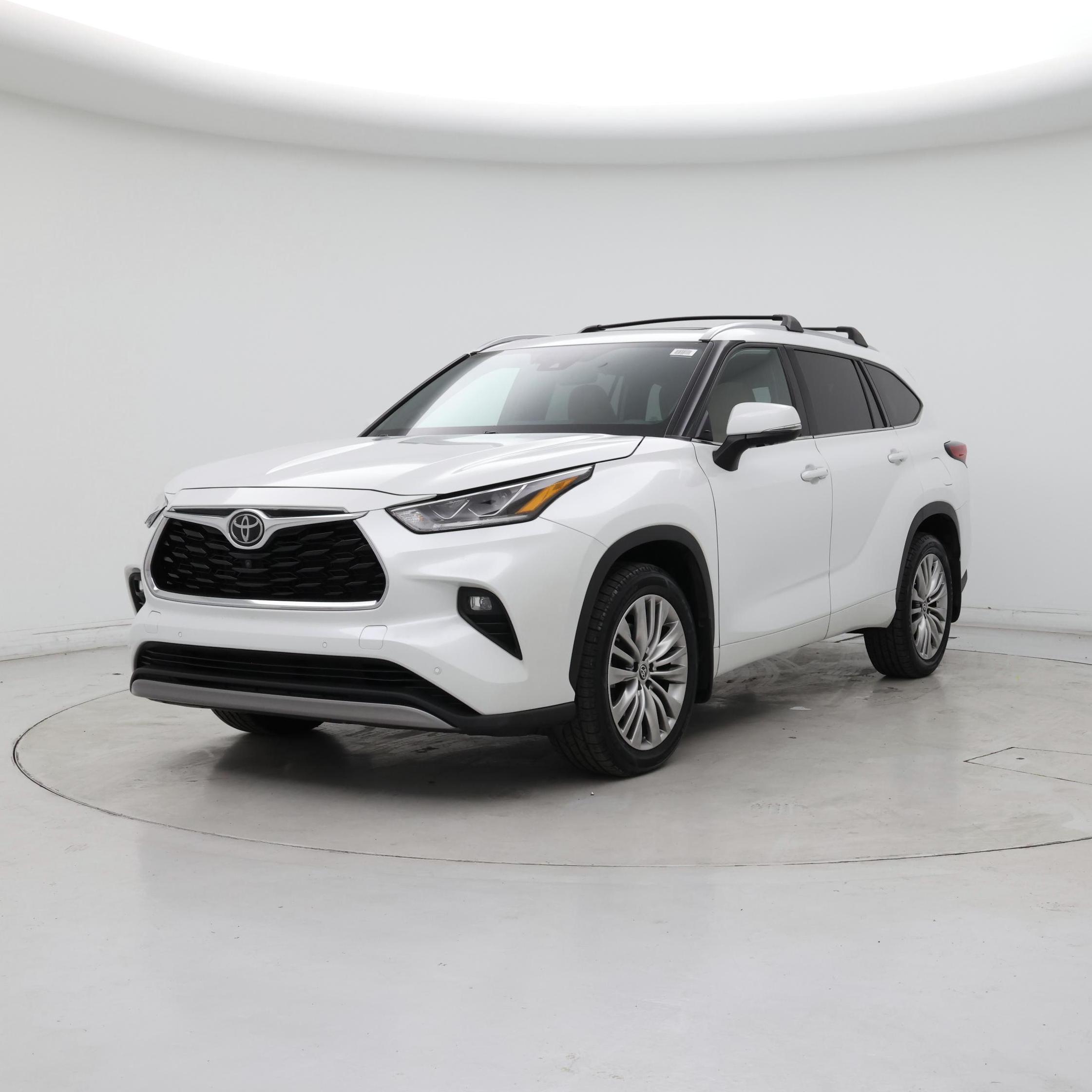 Thumbnail: 2022 Toyota Highlander - 4