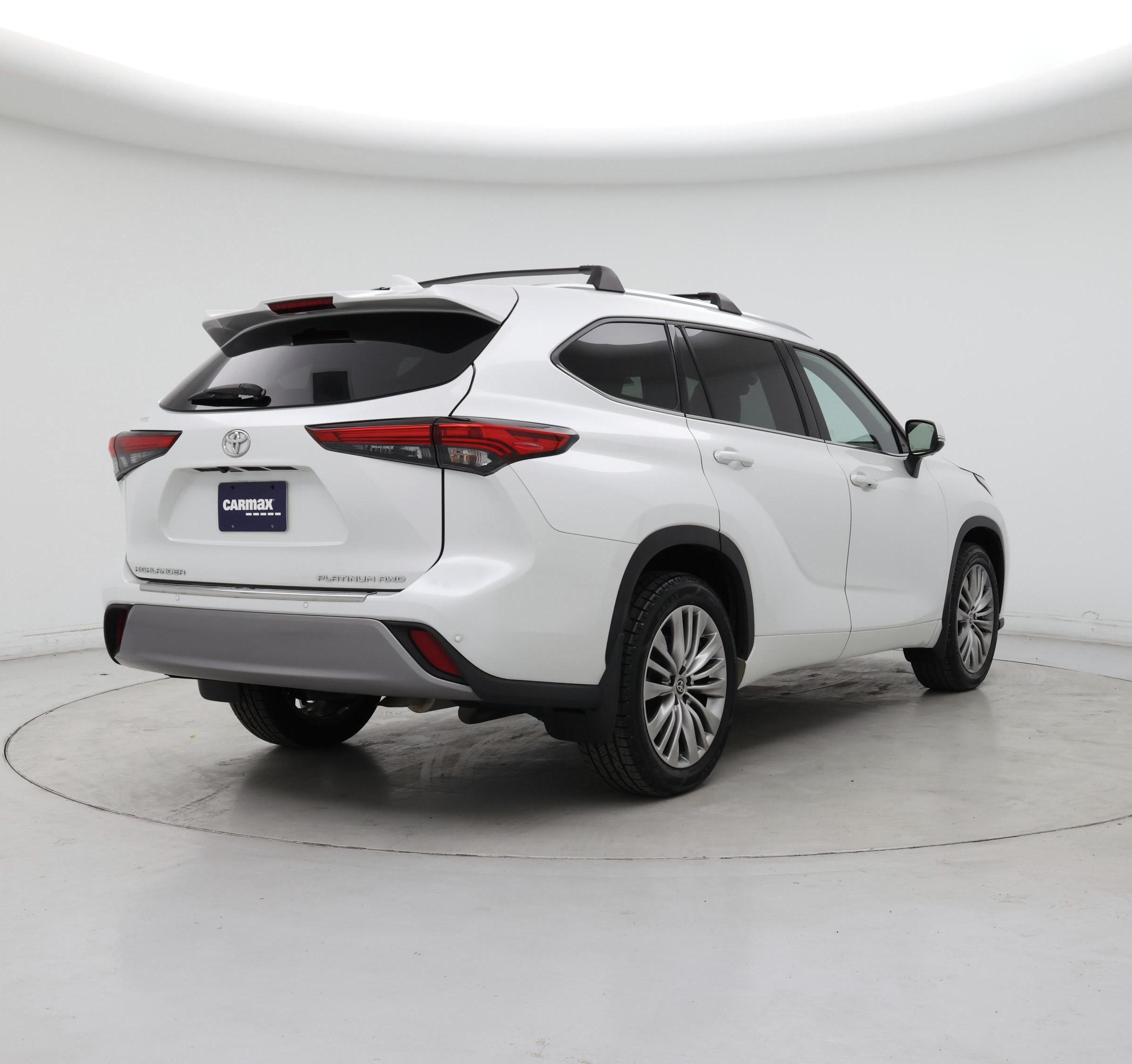 Thumbnail: 2022 Toyota Highlander - 8