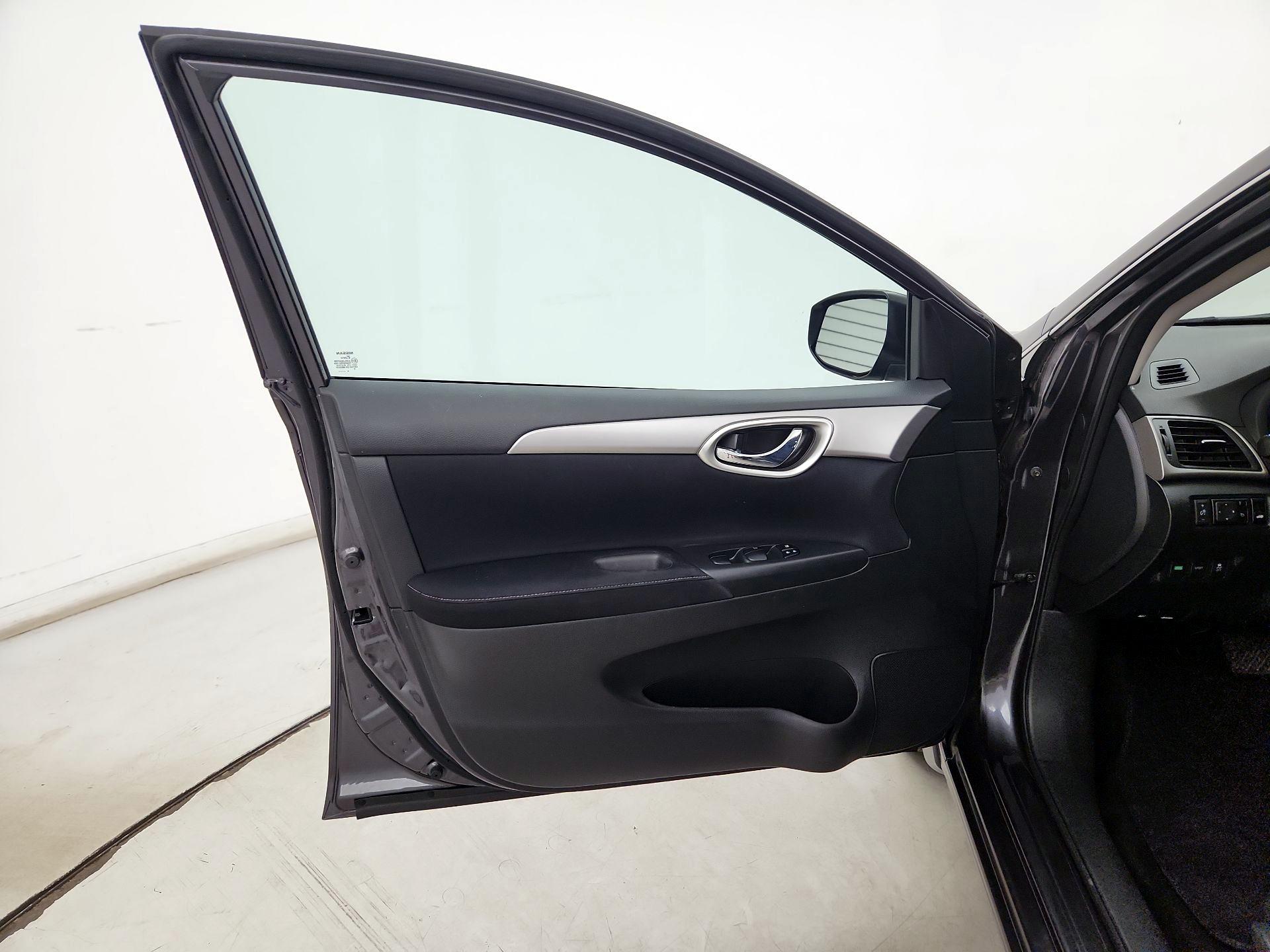 Thumbnail: 2014 Nissan Sentra - 12