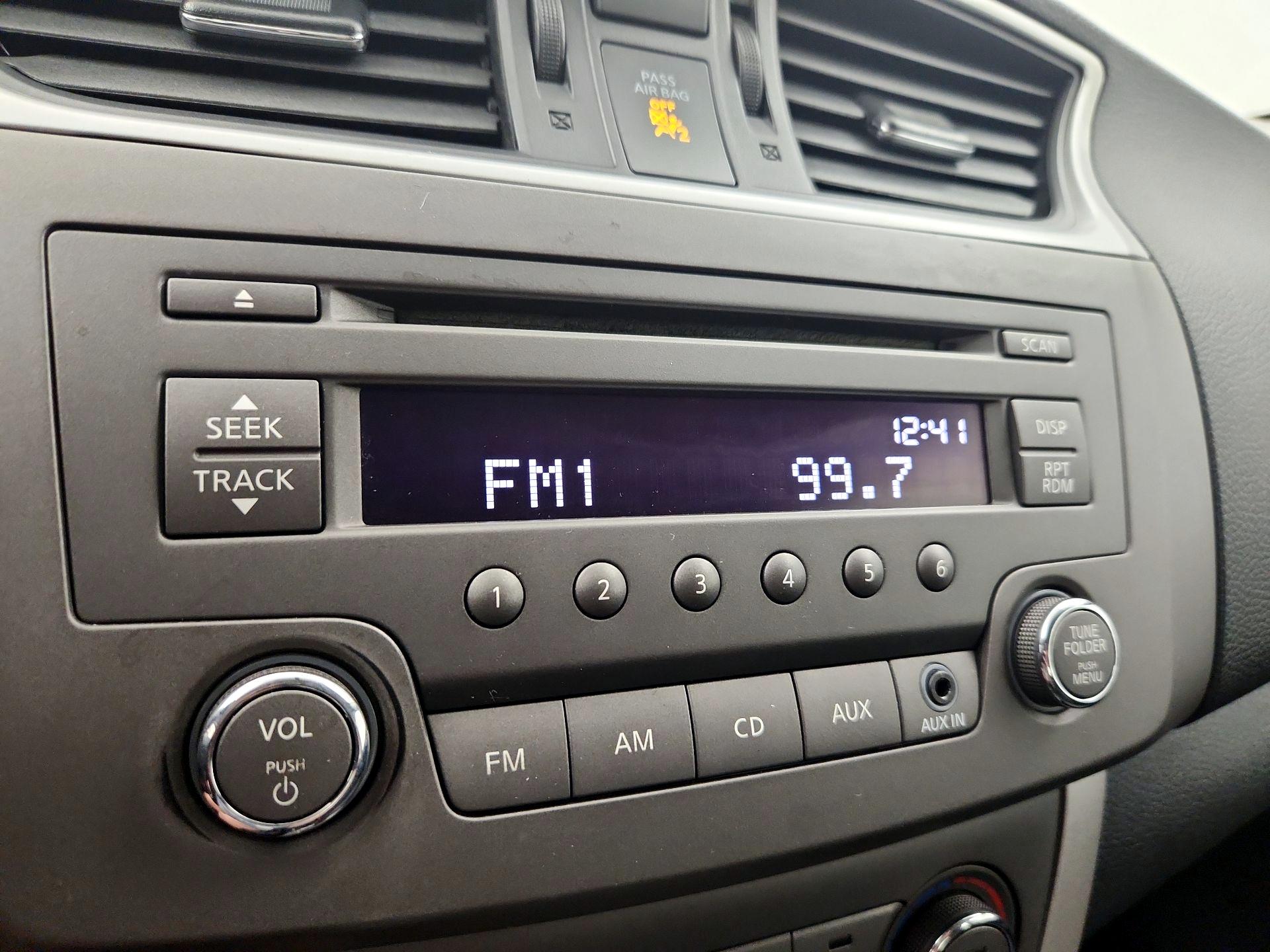 Thumbnail: 2014 Nissan Sentra - 14