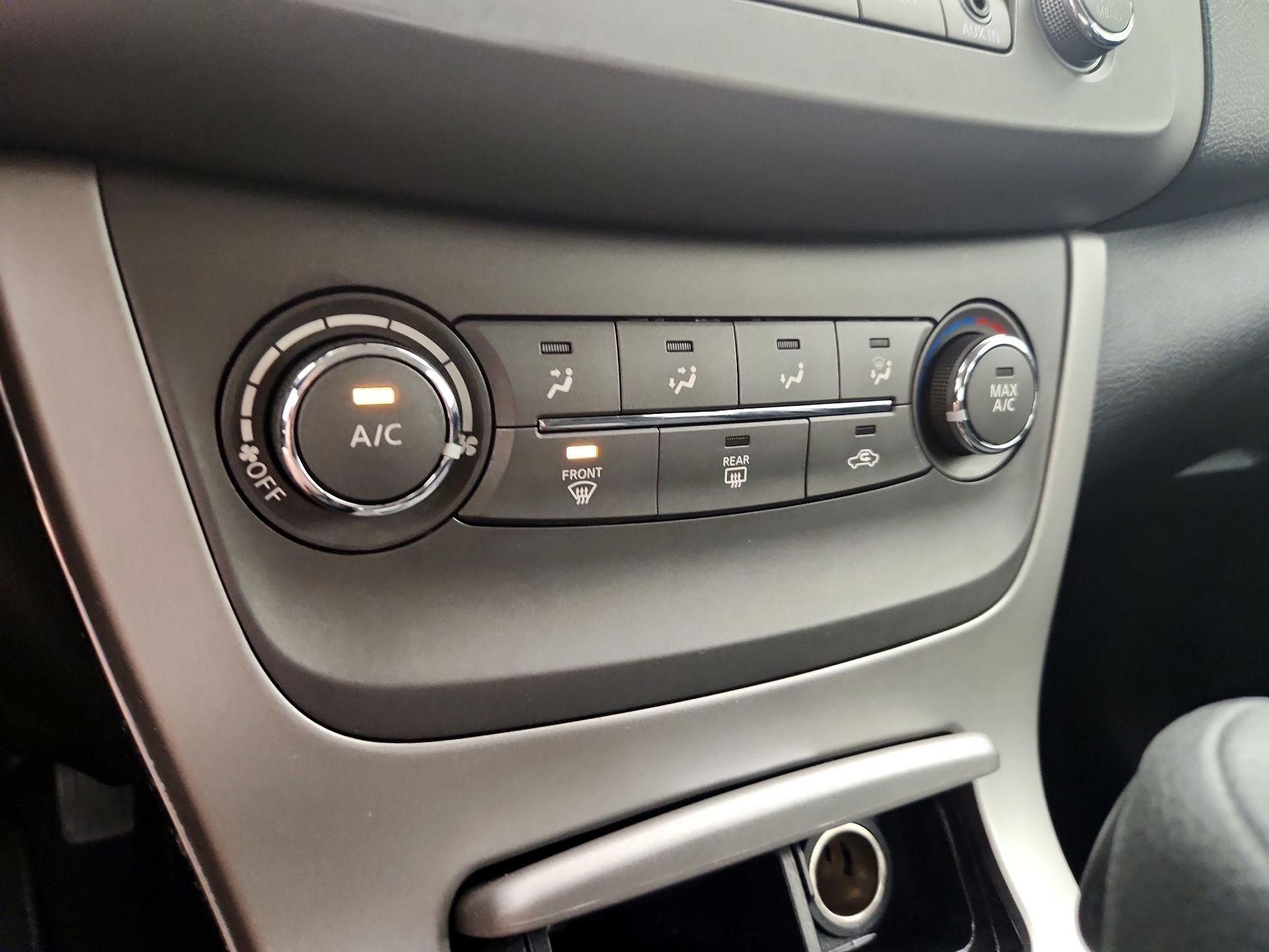 Thumbnail: 2014 Nissan Sentra - 15