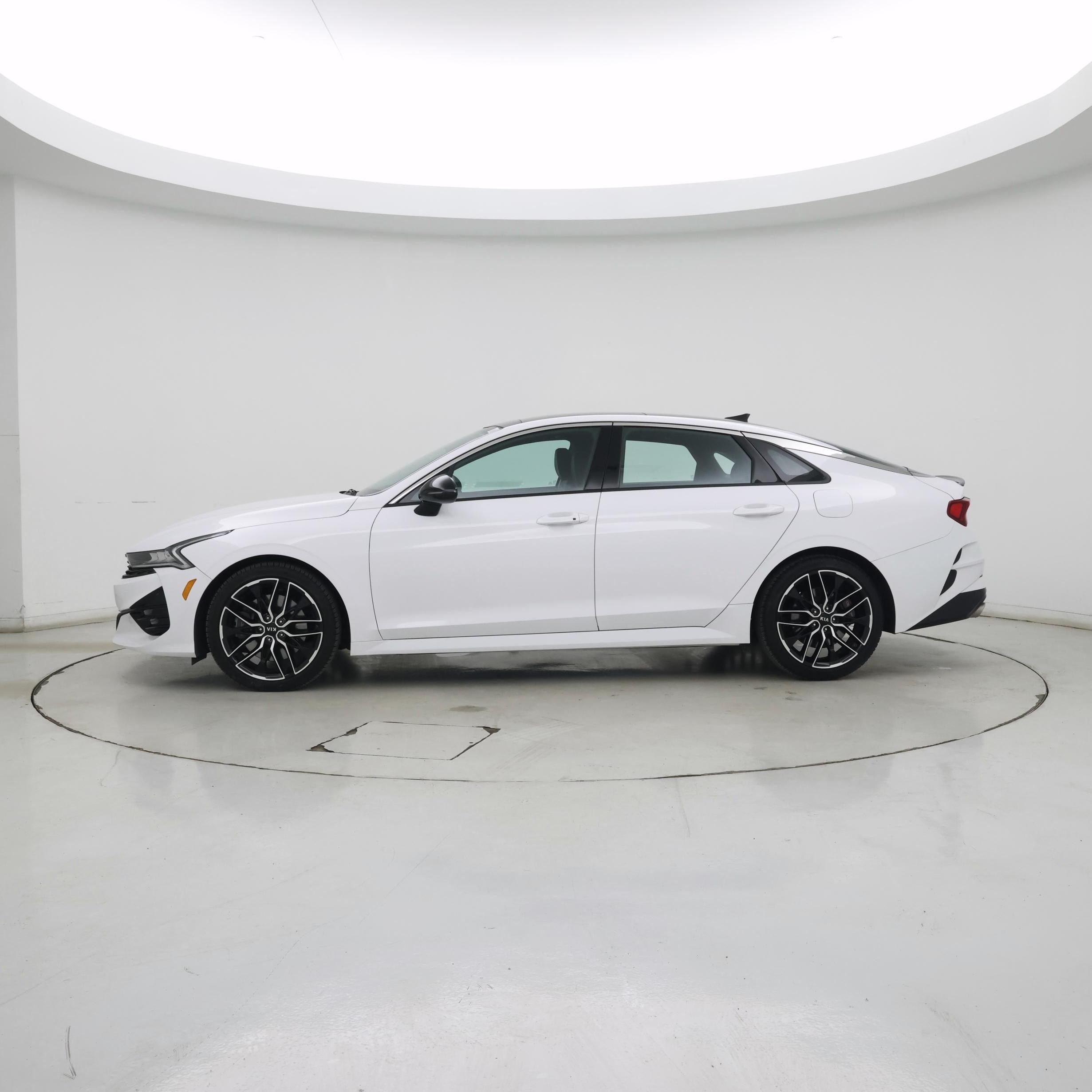 Thumbnail: 2021 Kia K5 - 3