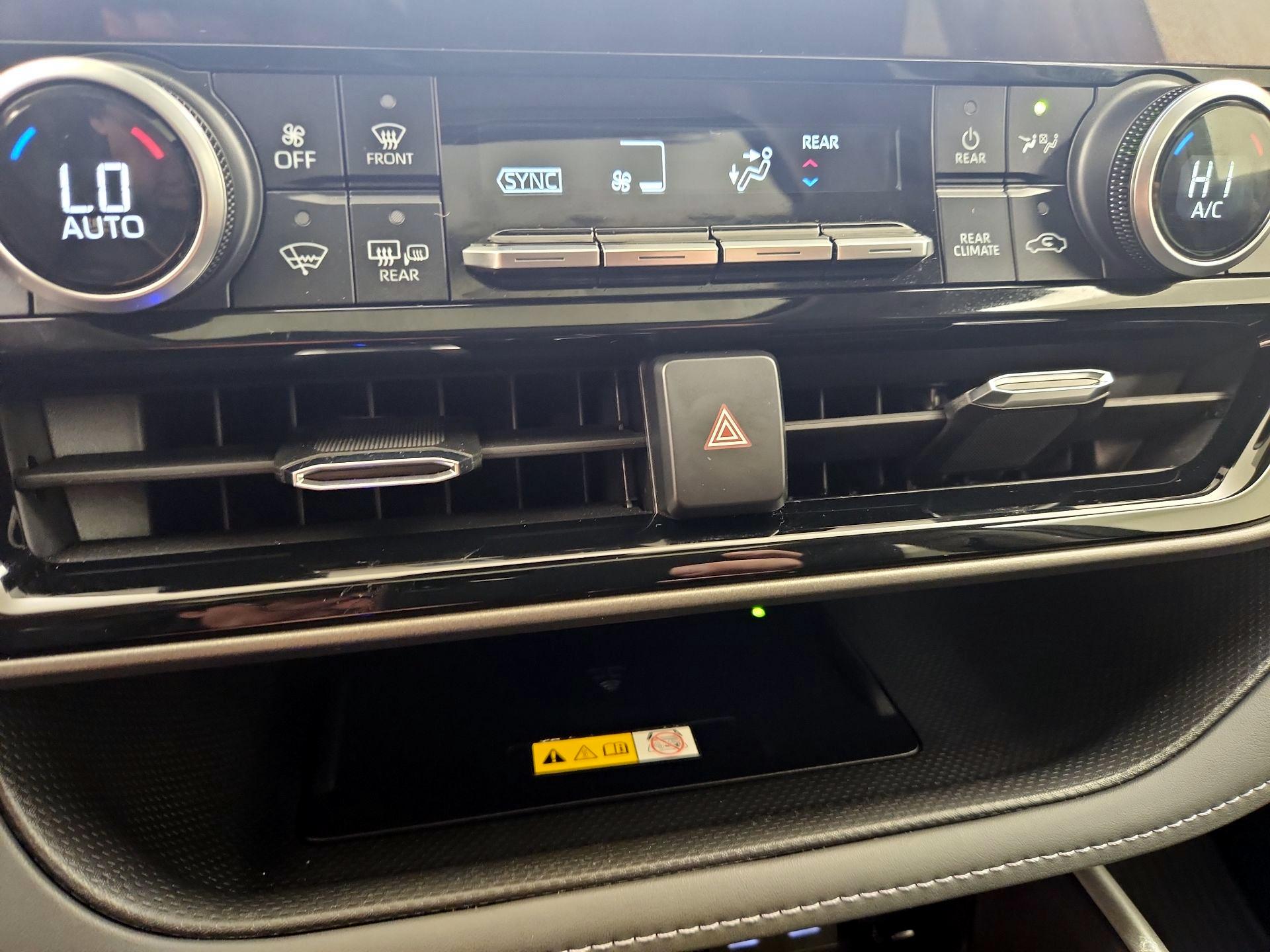 Thumbnail: 2024 Toyota Highlander - 16