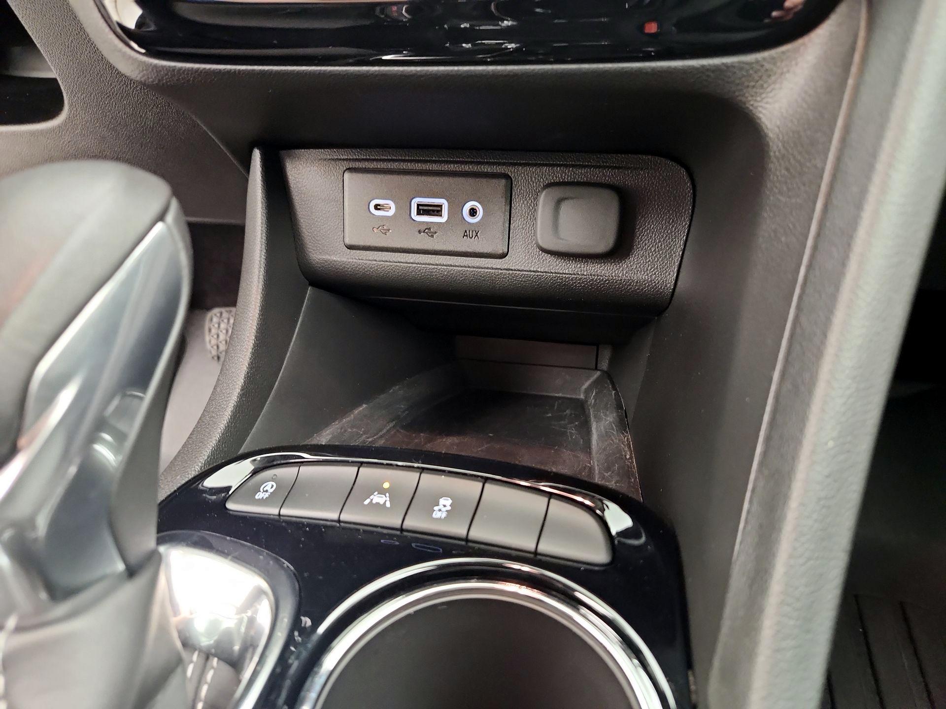 Thumbnail: 2023 Buick Encore GX - 18