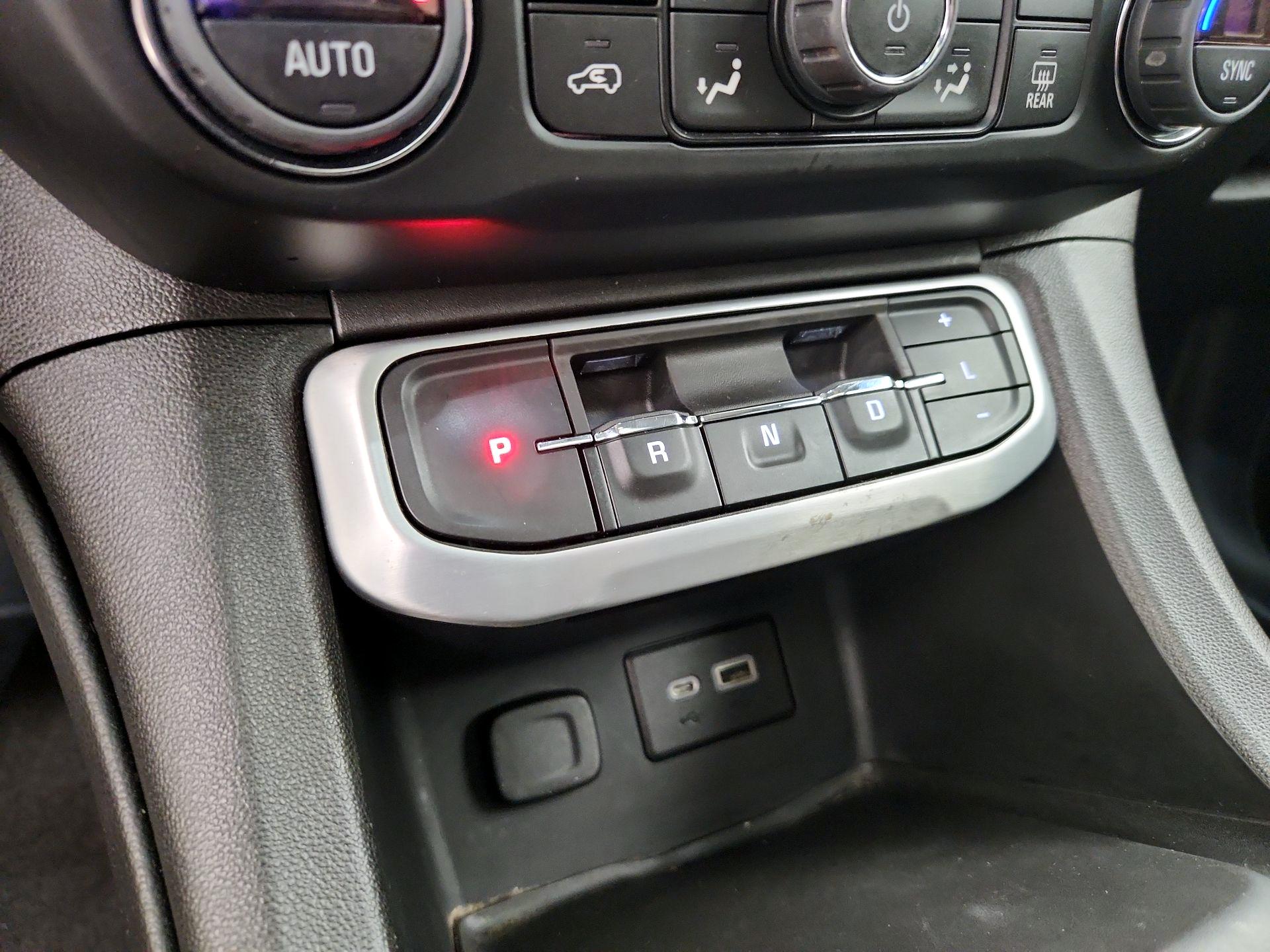 Thumbnail: 2022 GMC Acadia - 17