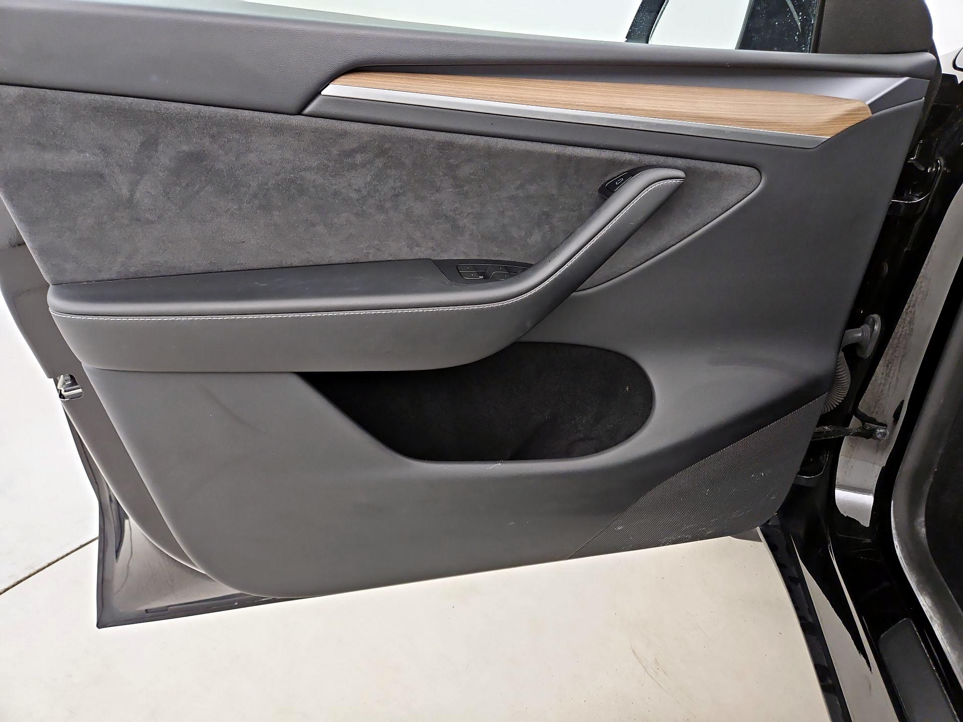 Thumbnail: 2023 Tesla Model Y - 12