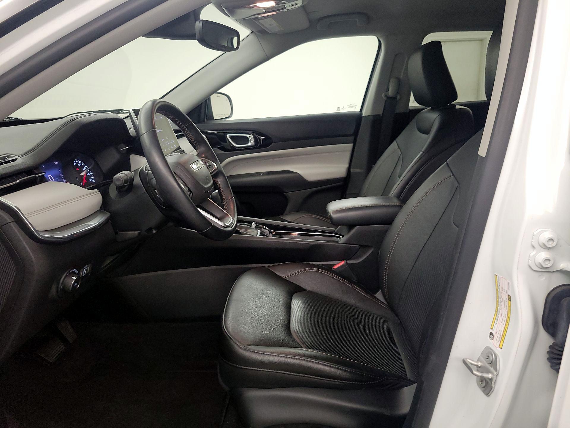 Thumbnail: 2022 Jeep Compass - 11