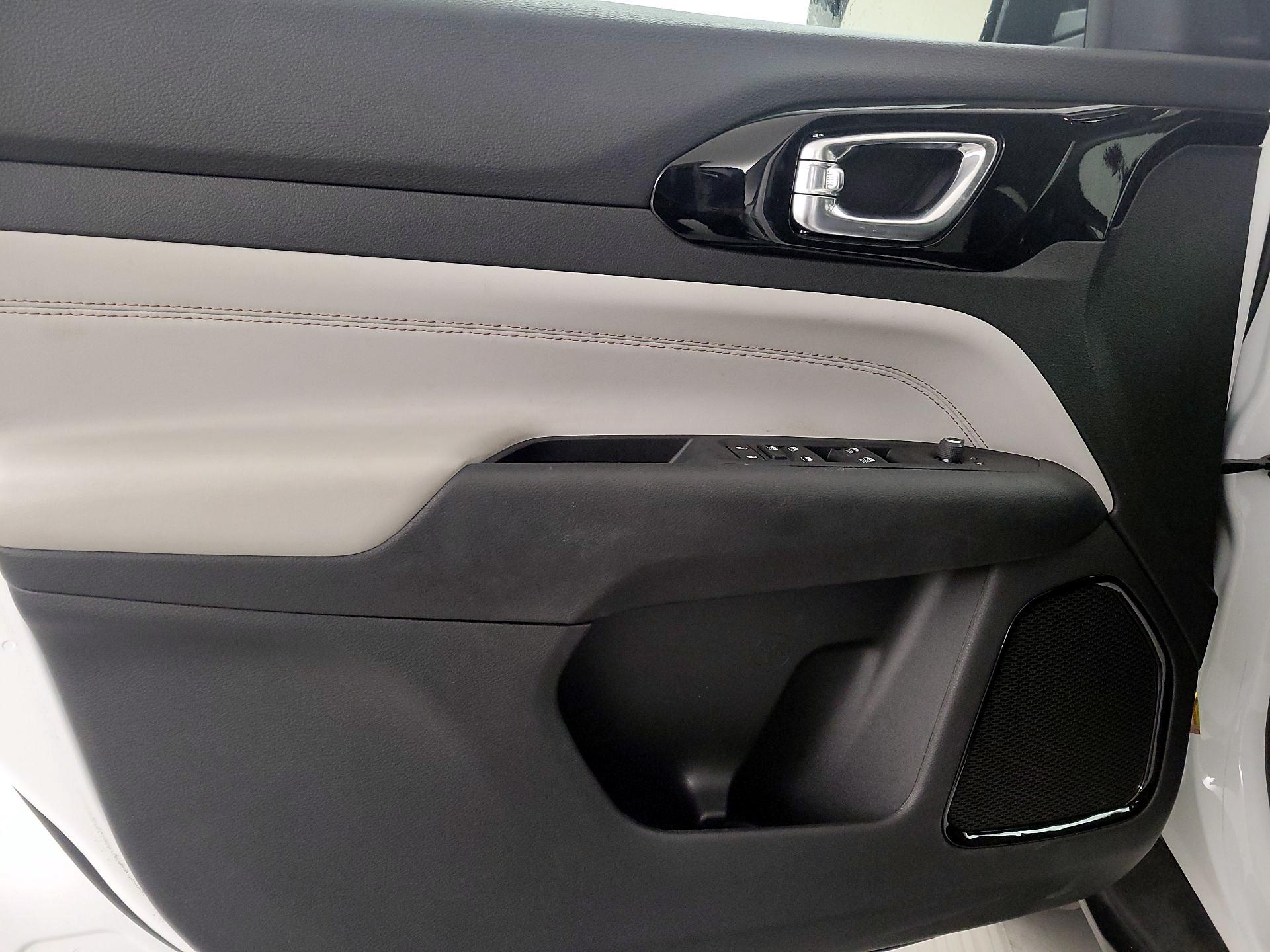 Thumbnail: 2022 Jeep Compass - 12