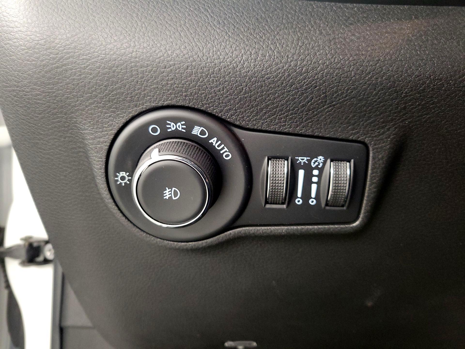 Thumbnail: 2022 Jeep Compass - 13