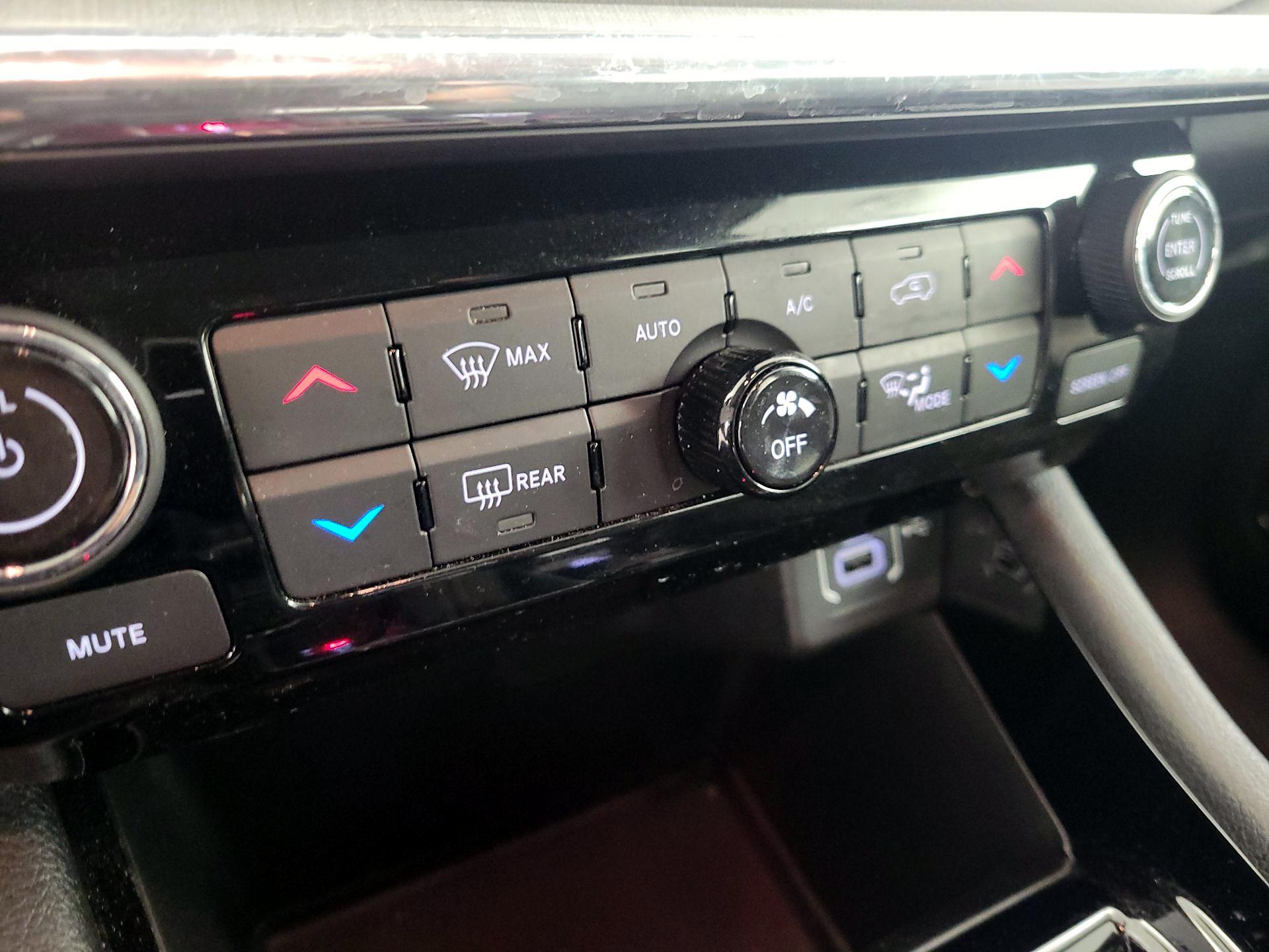 Thumbnail: 2022 Jeep Compass - 16