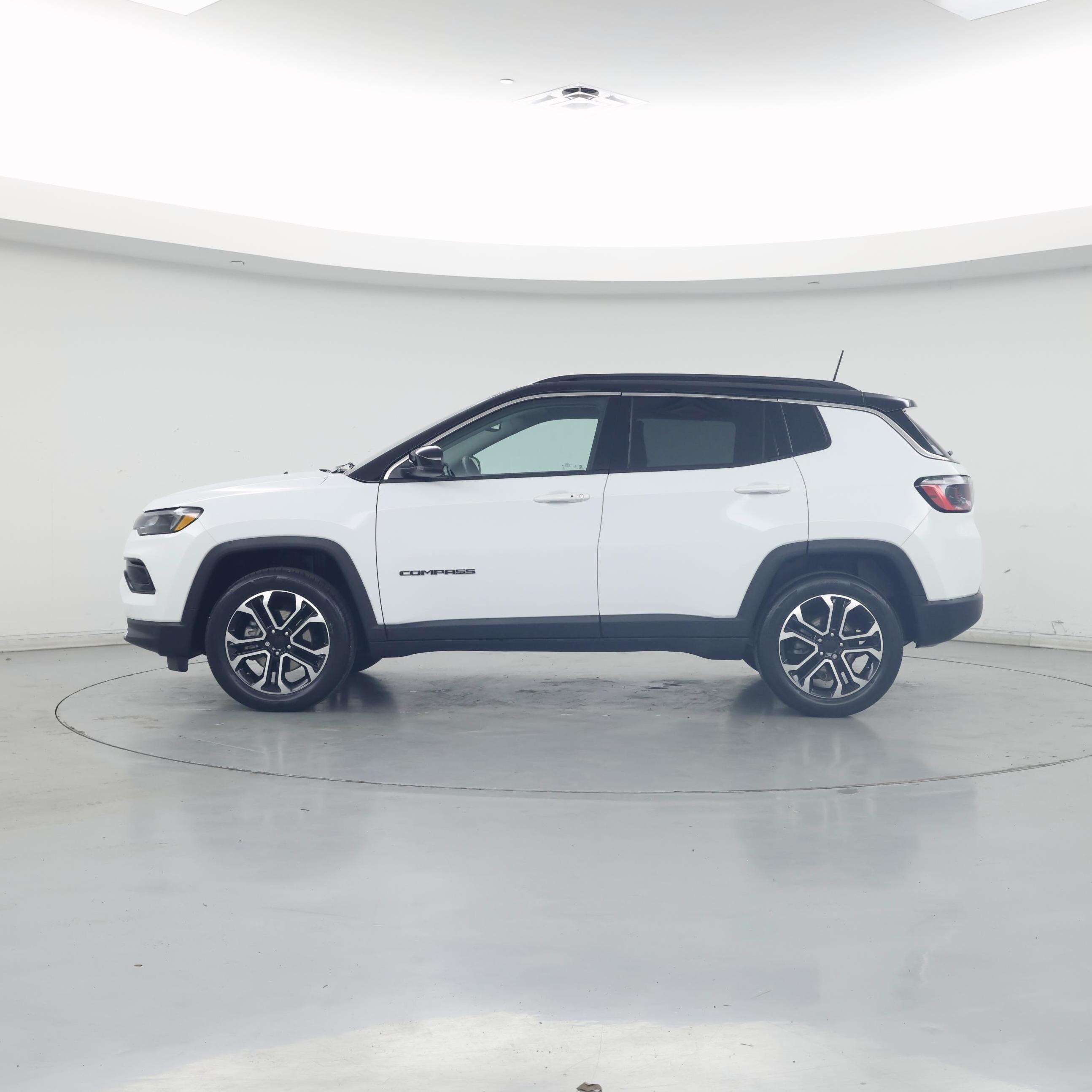 Thumbnail: 2022 Jeep Compass - 3