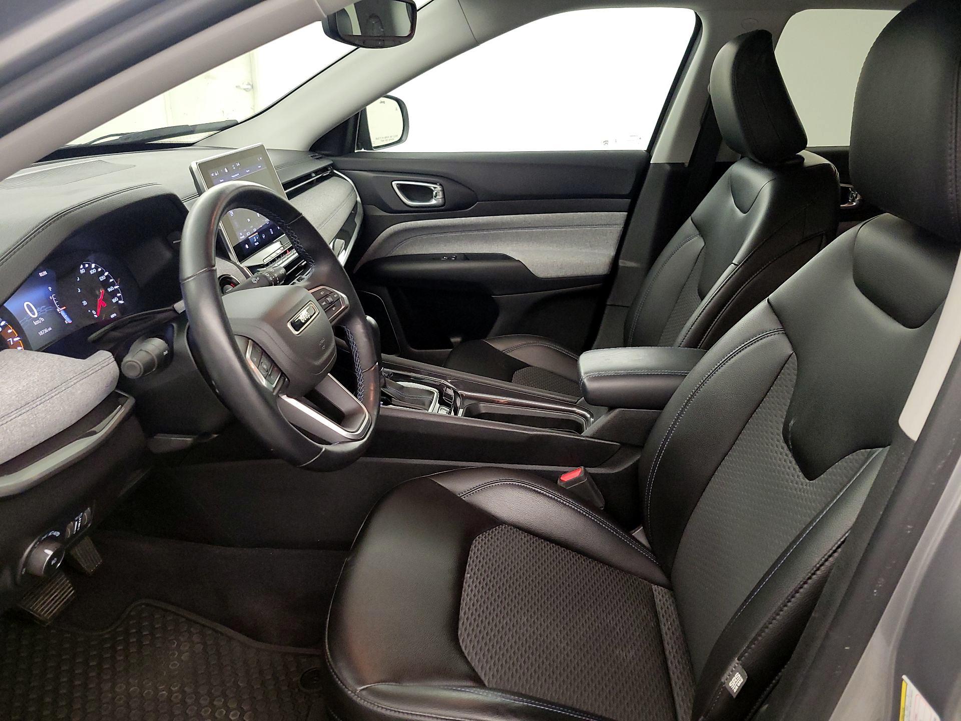 Thumbnail: 2022 Jeep Compass - 11