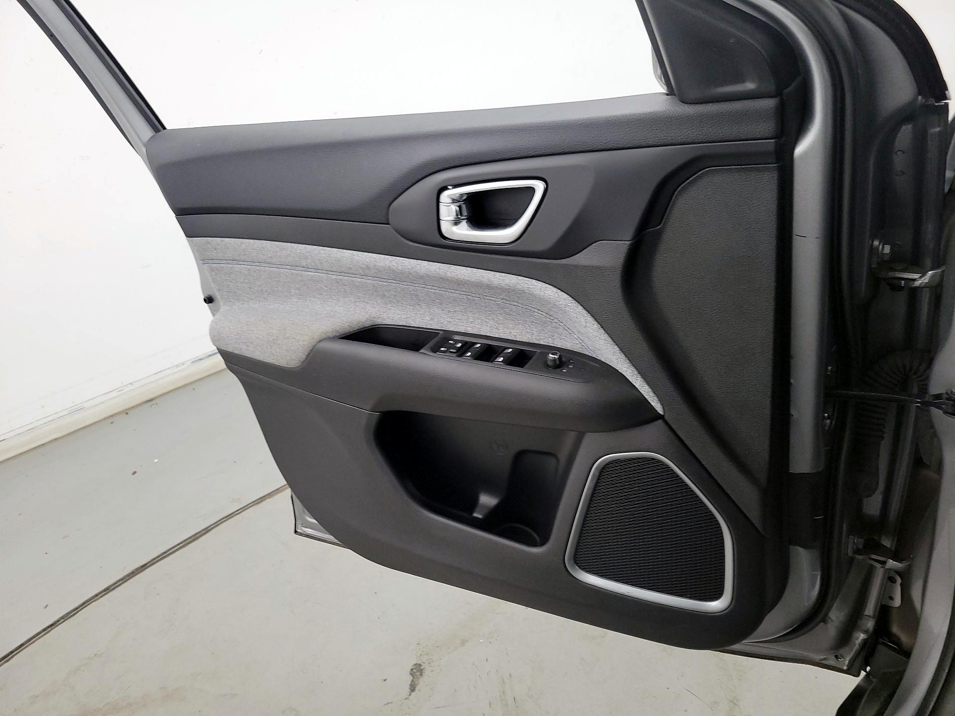 Thumbnail: 2022 Jeep Compass - 12