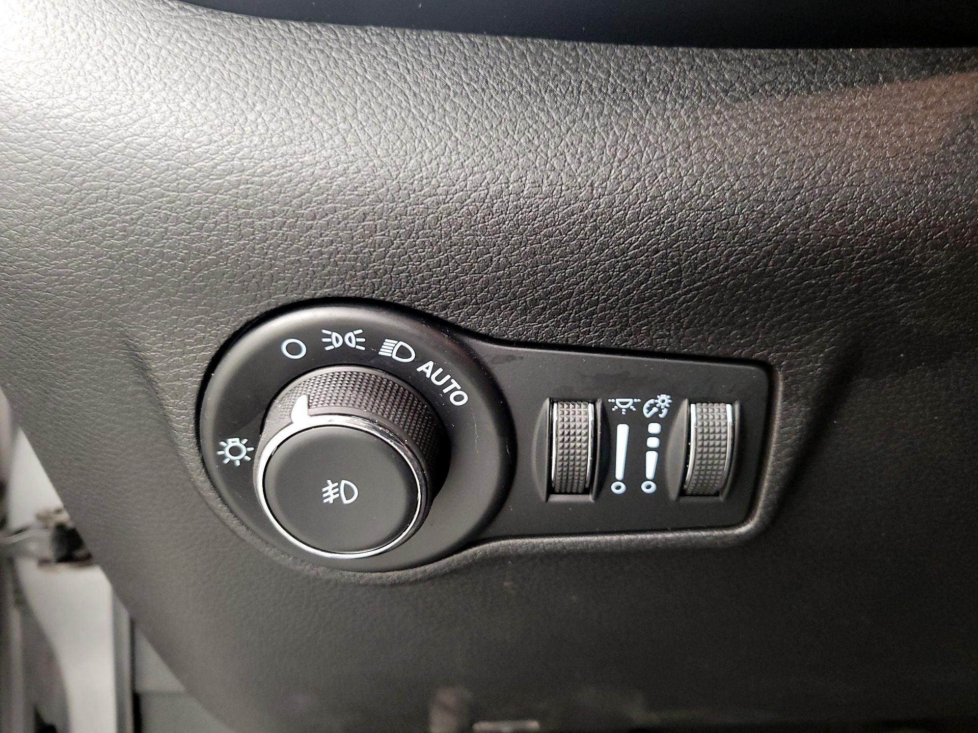 Thumbnail: 2022 Jeep Compass - 13