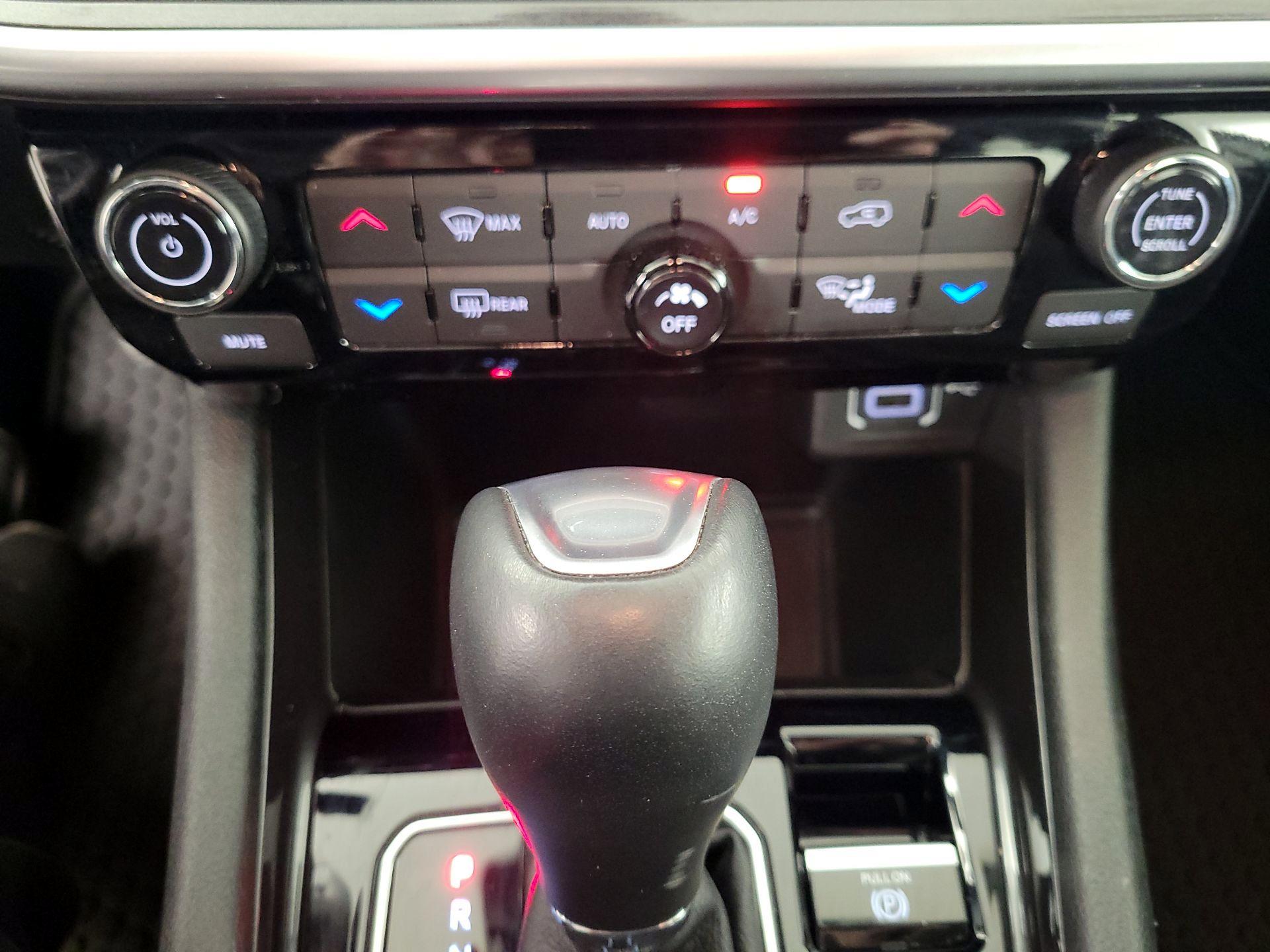 Thumbnail: 2022 Jeep Compass - 16