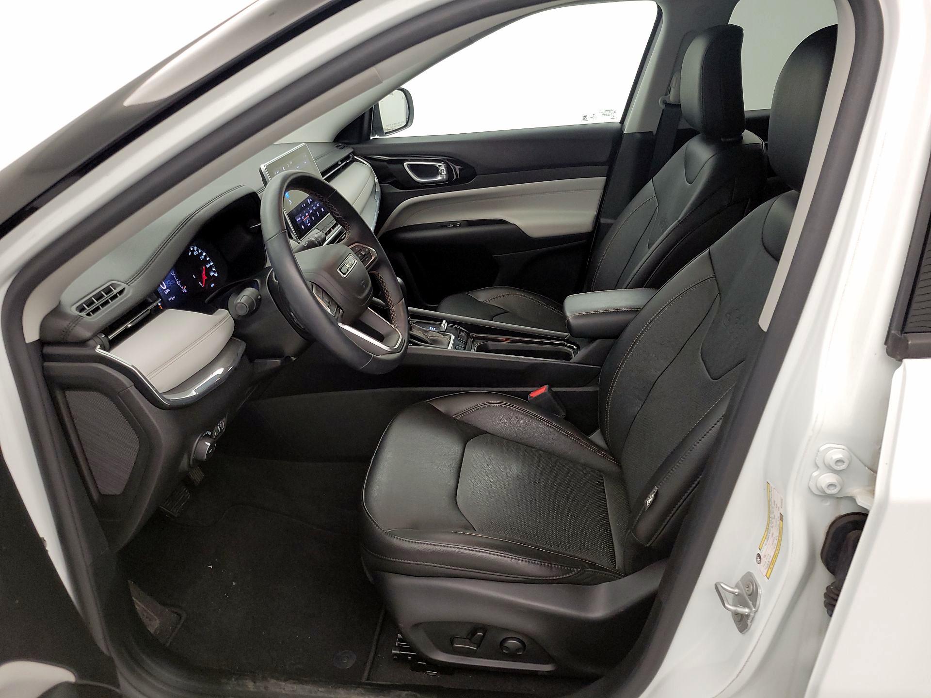 Thumbnail: 2022 Jeep Compass - 11