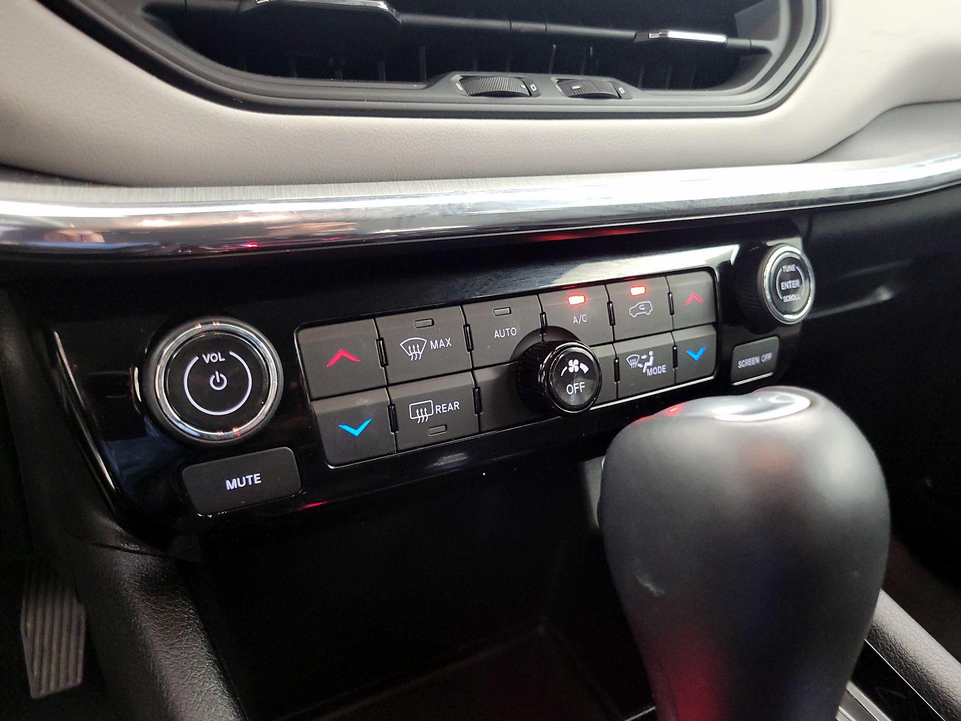 Thumbnail: 2022 Jeep Compass - 16