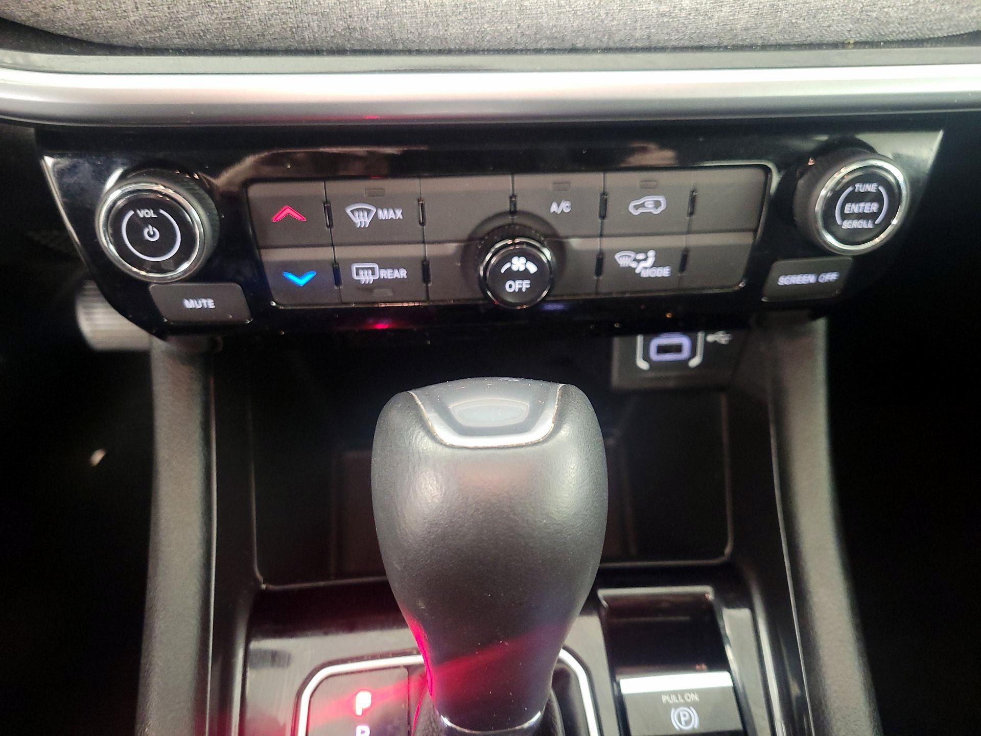 Thumbnail: 2022 Jeep Compass - 16