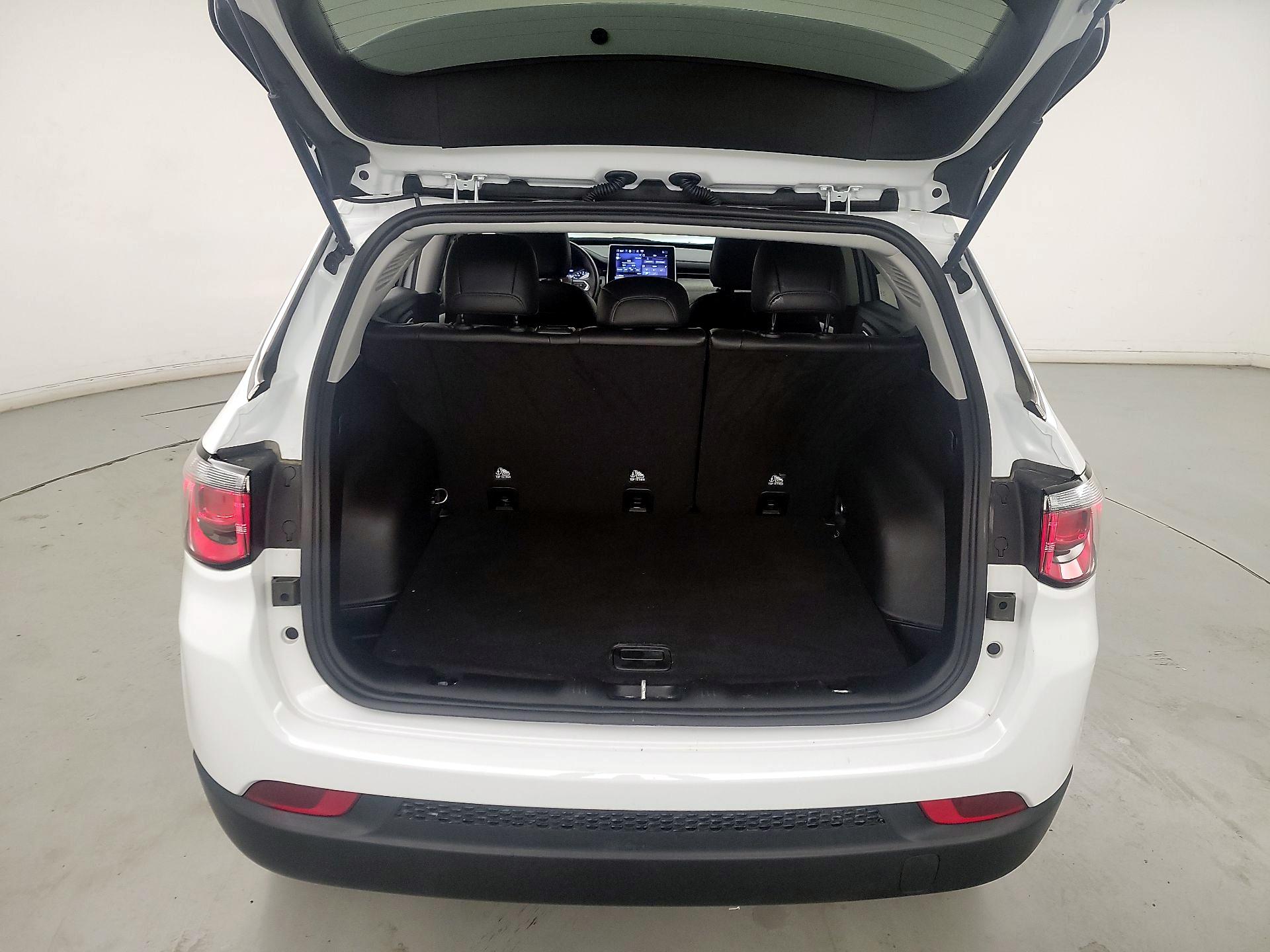 Thumbnail: 2022 Jeep Compass - 20