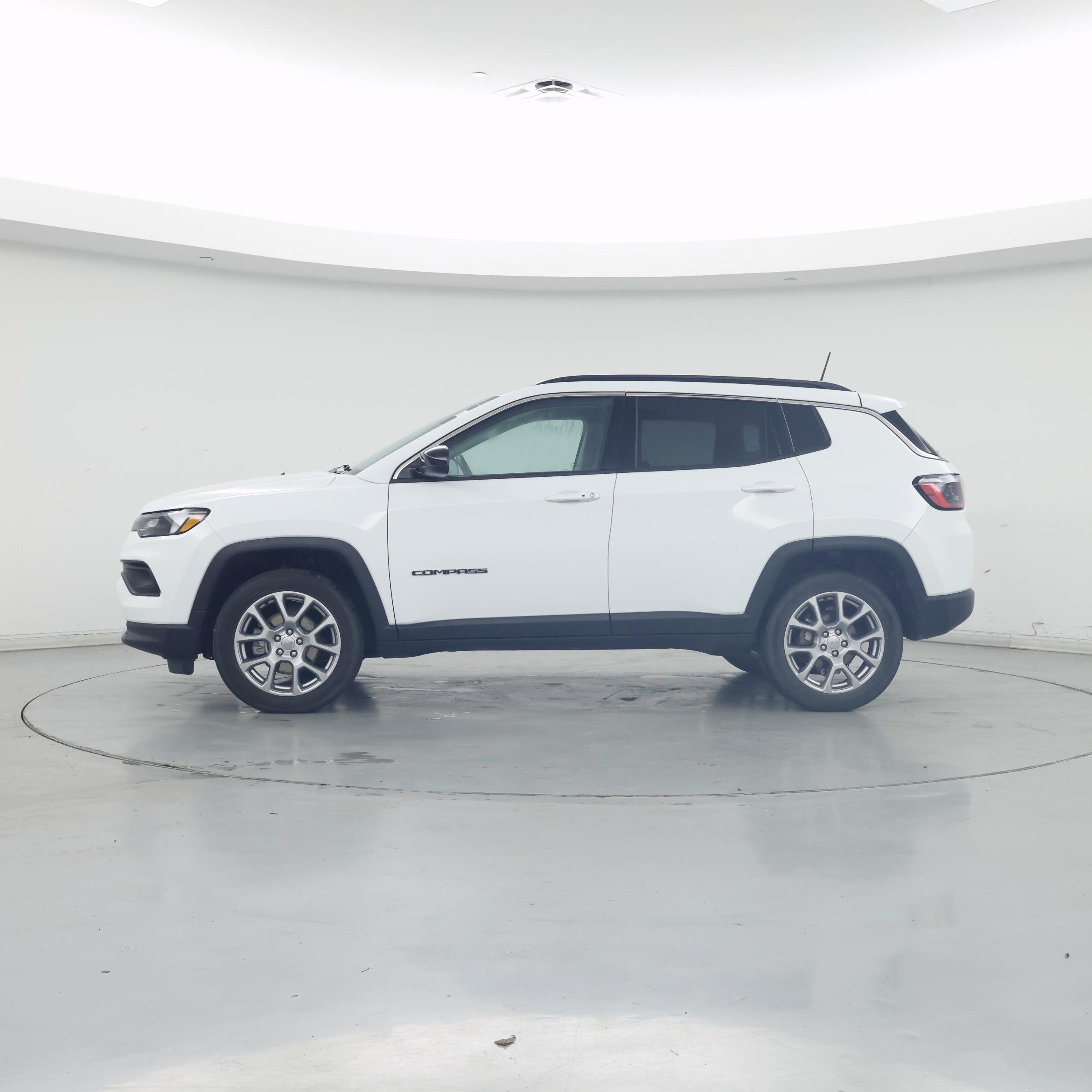 Thumbnail: 2022 Jeep Compass - 3