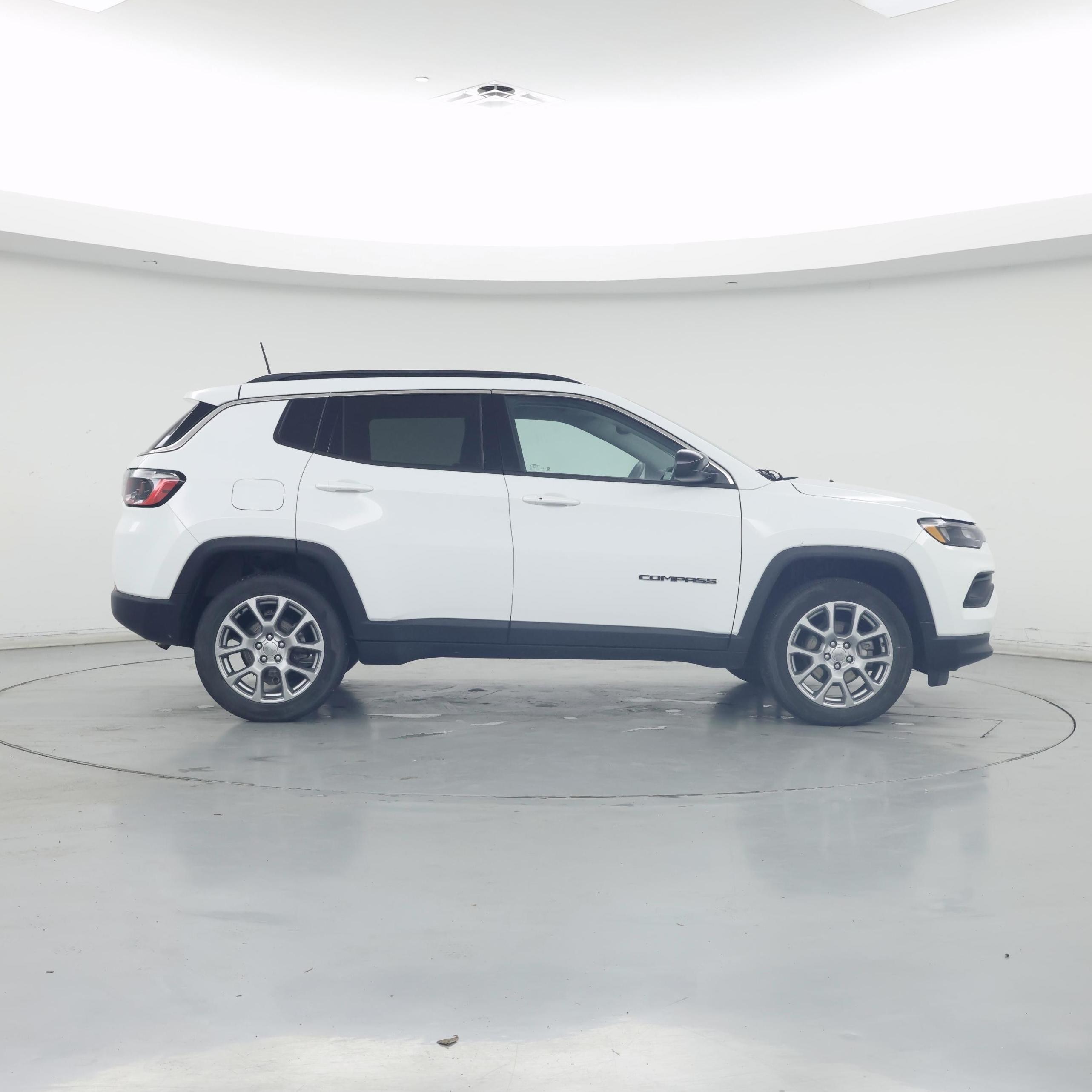 Thumbnail: 2022 Jeep Compass - 7