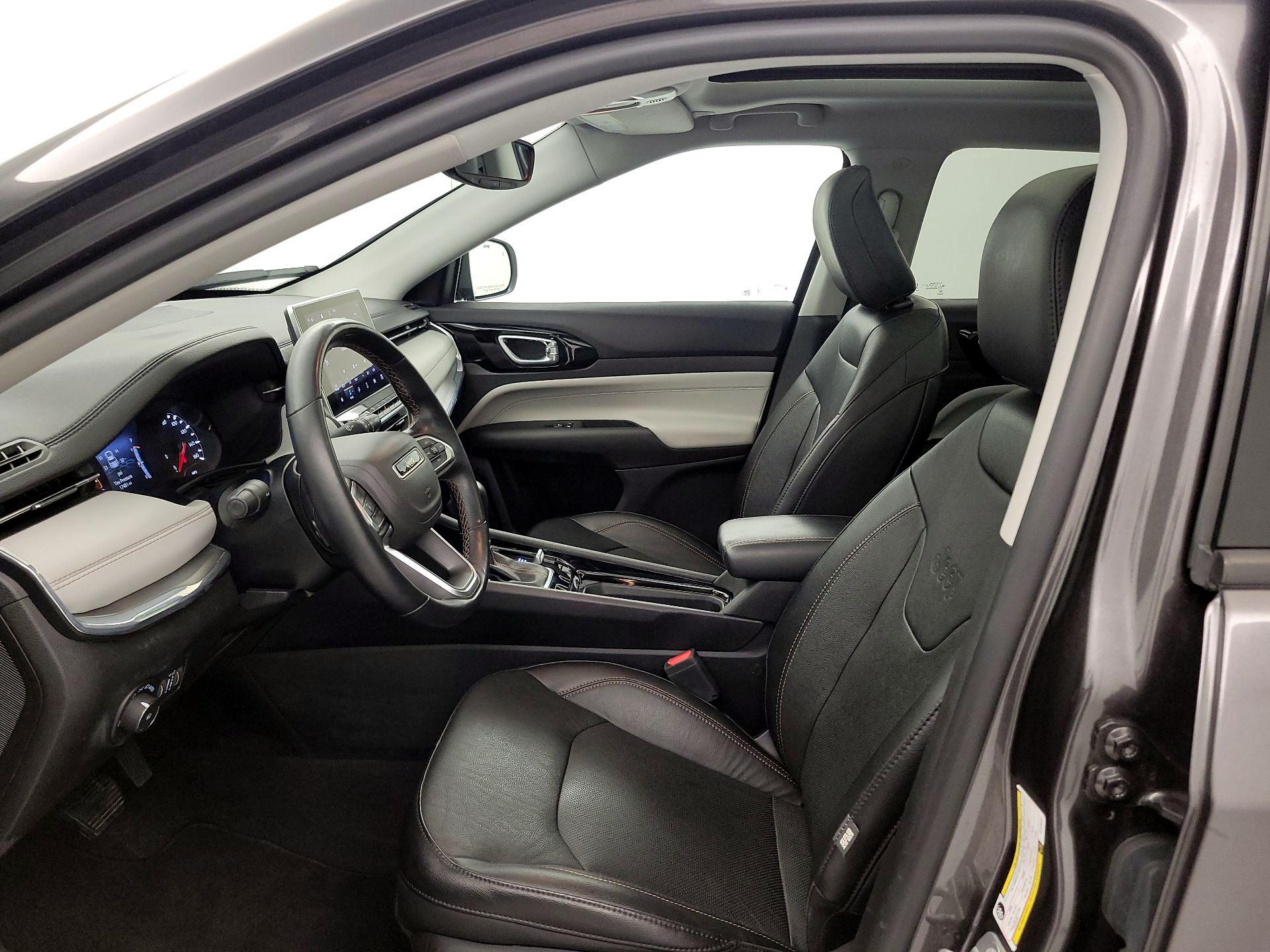 Thumbnail: 2022 Jeep Compass - 11