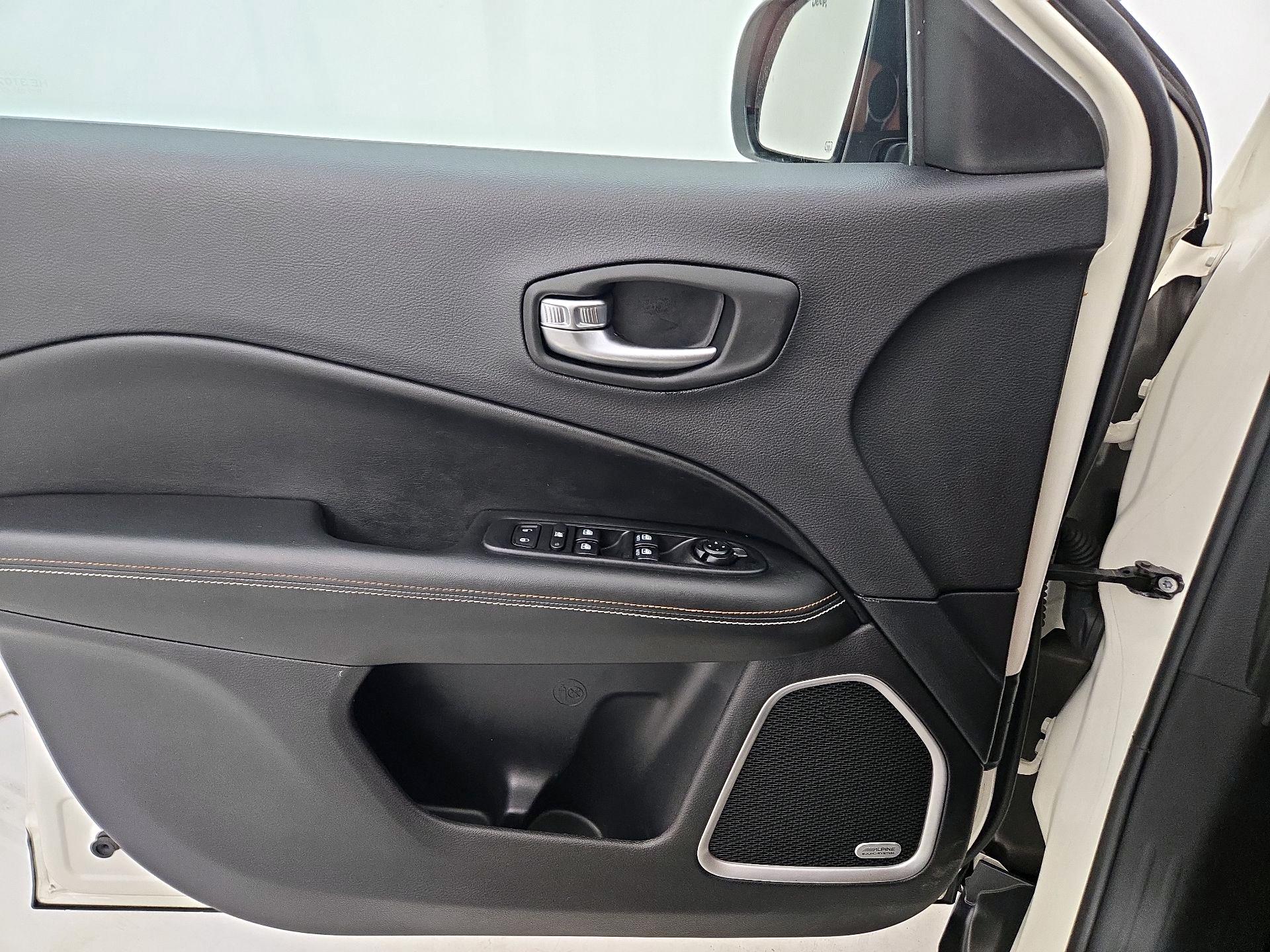 Thumbnail: 2021 Jeep Compass - 12