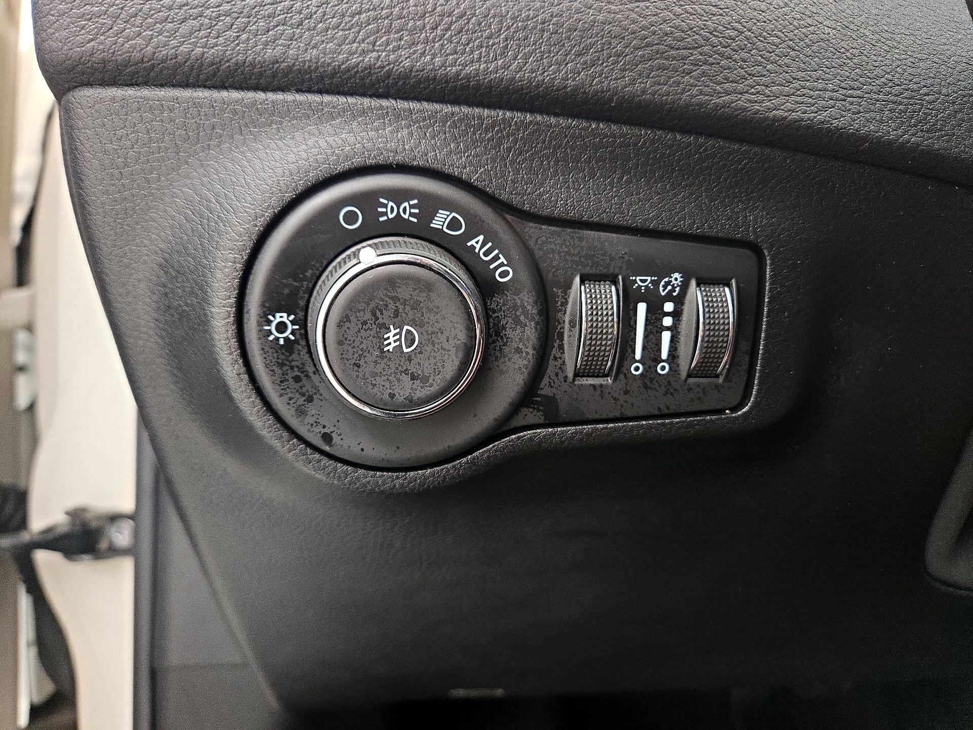 Thumbnail: 2021 Jeep Compass - 13