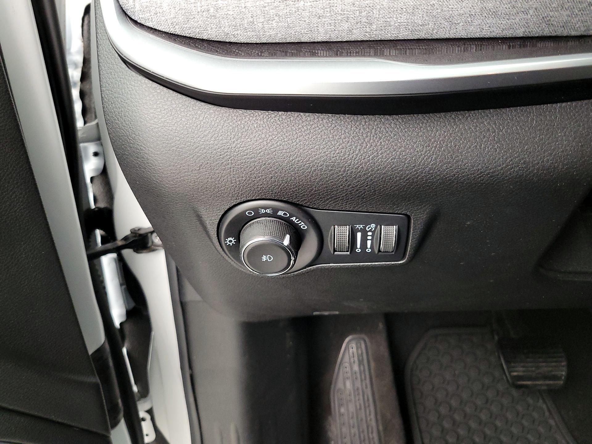 Thumbnail: 2023 Jeep Compass - 13