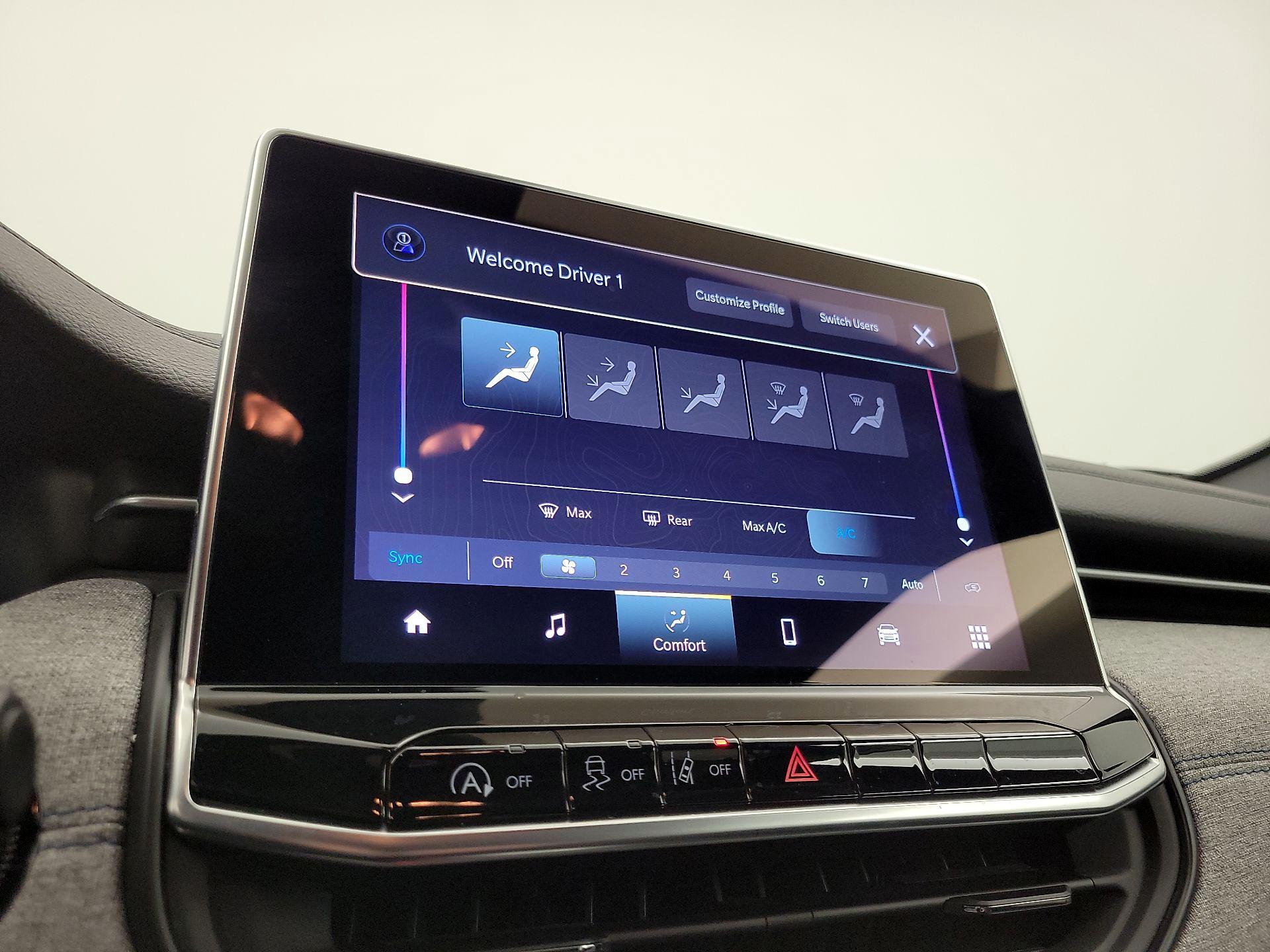 Thumbnail: 2023 Jeep Compass - 15