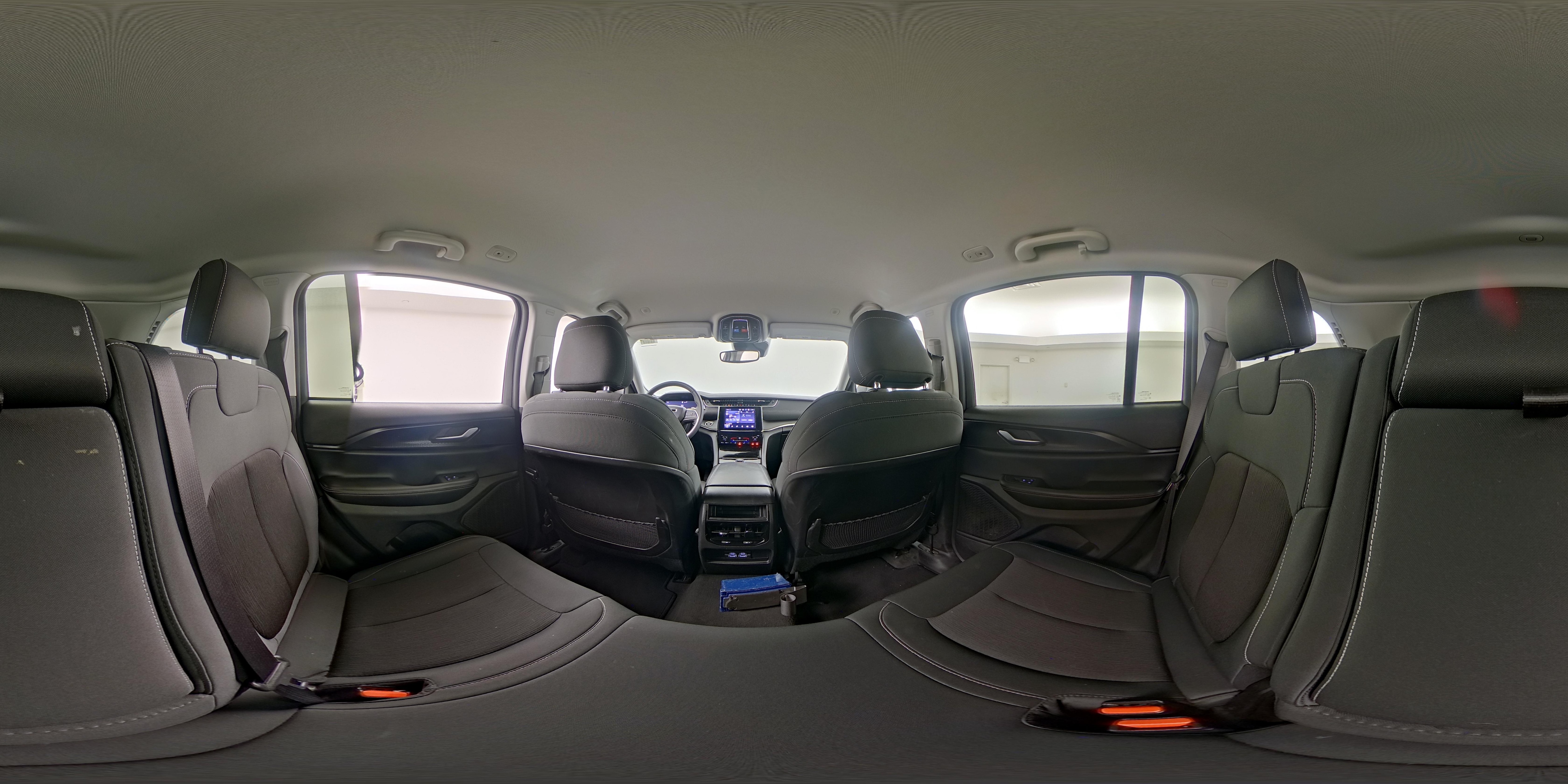 2023 Jeep Grand Cherokee Laredo - Photo 25