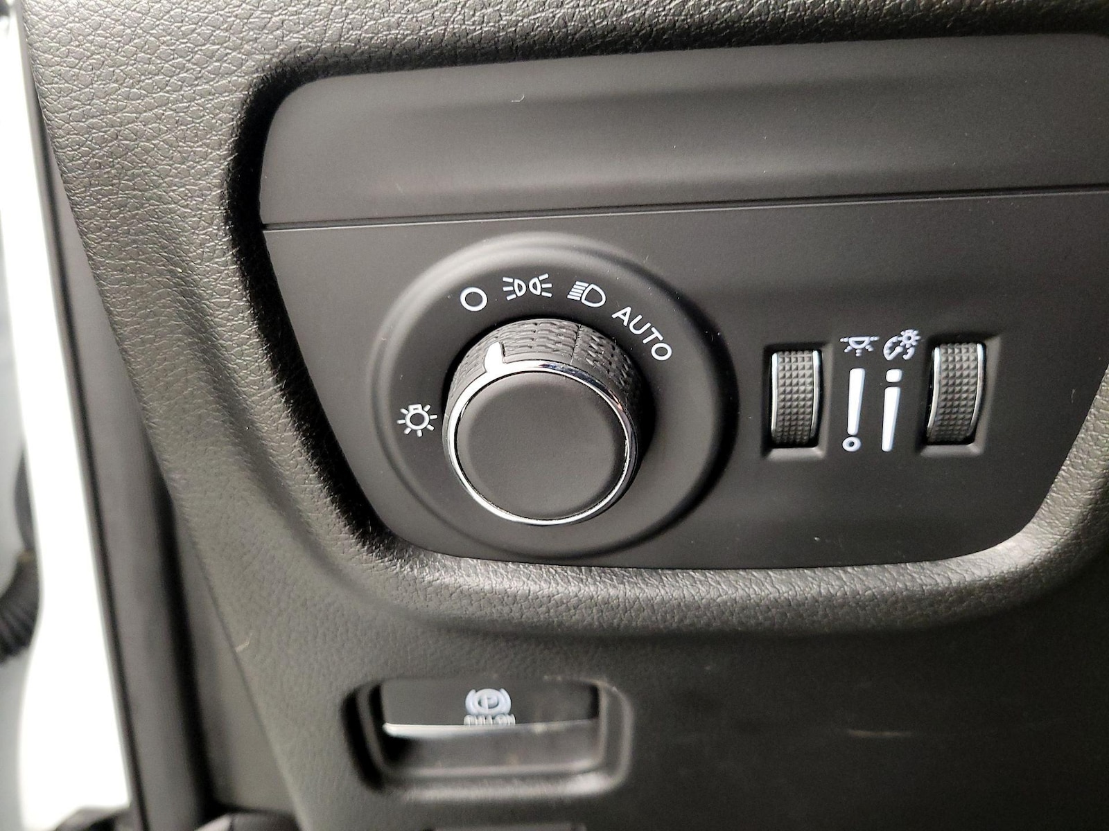 2023 Jeep Grand Cherokee Laredo - Photo 14