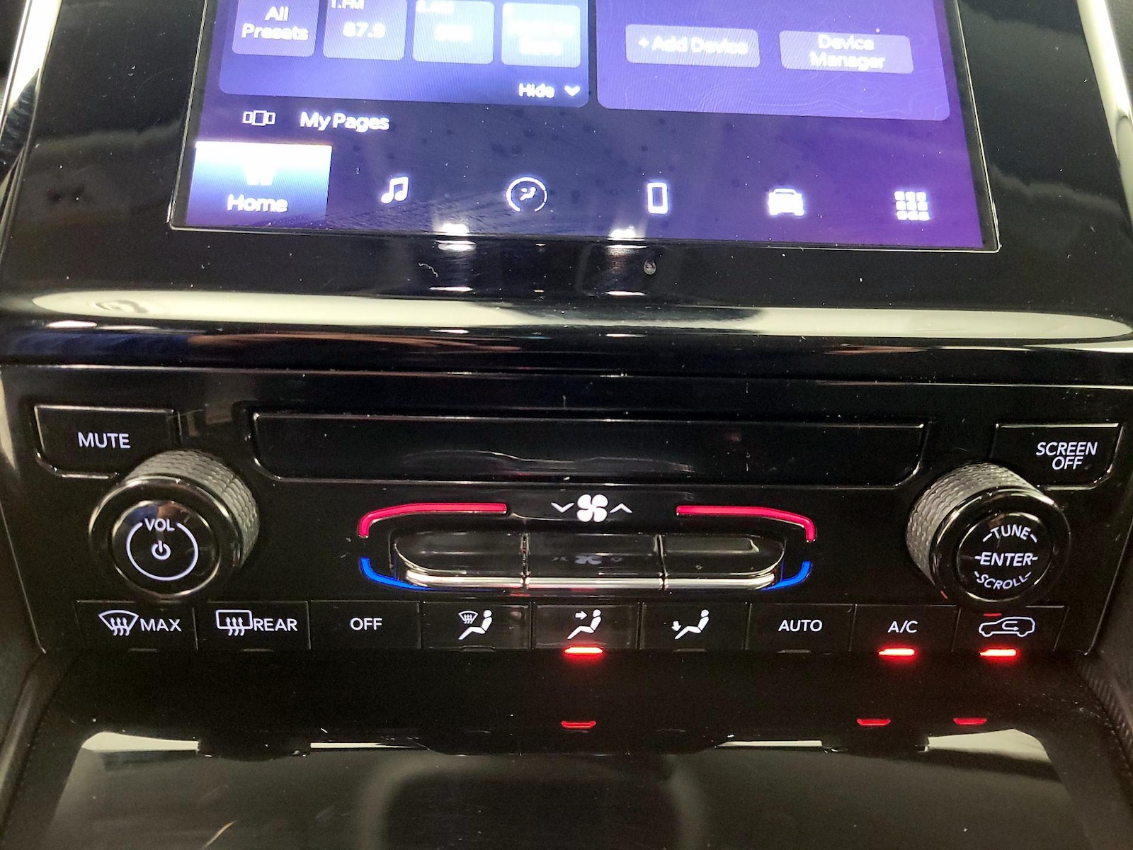 2023 Jeep Grand Cherokee Laredo - Photo 17