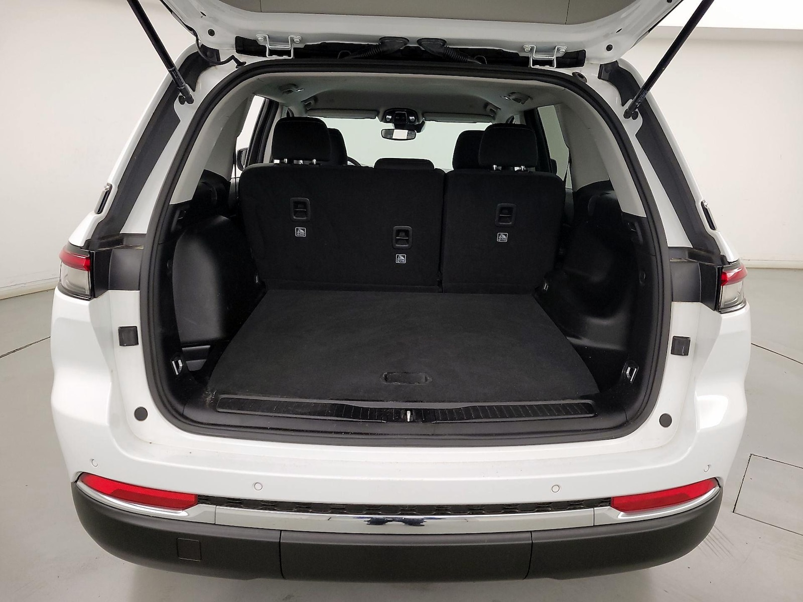 2023 Jeep Grand Cherokee Laredo - Photo 21