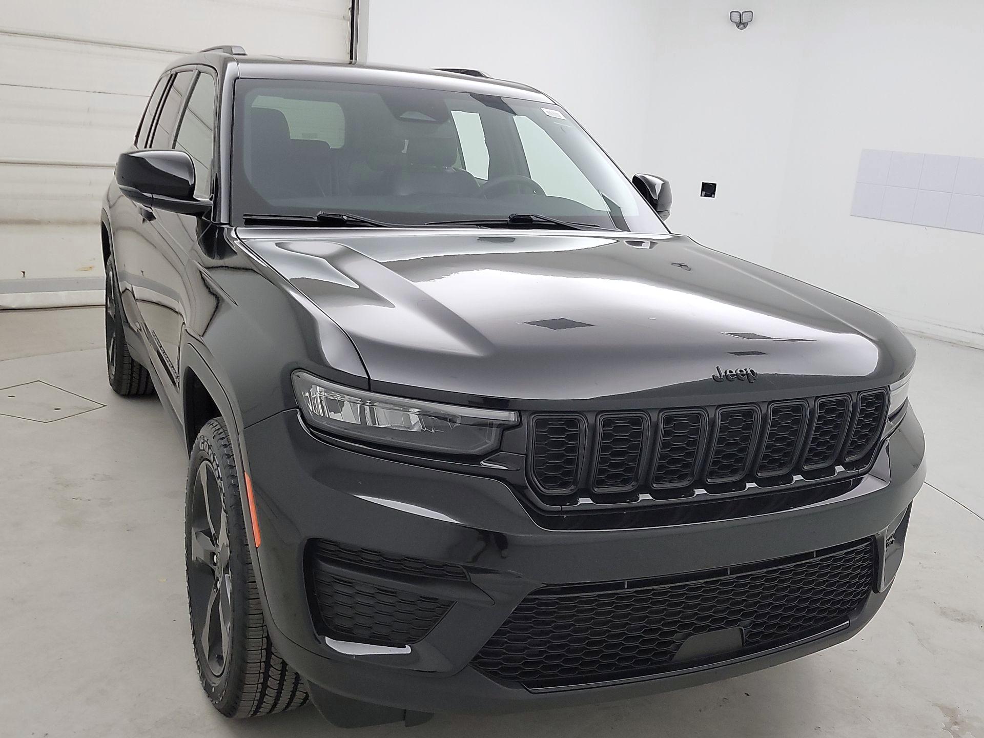 Thumbnail: 2023 Jeep Grand Cherokee - 1