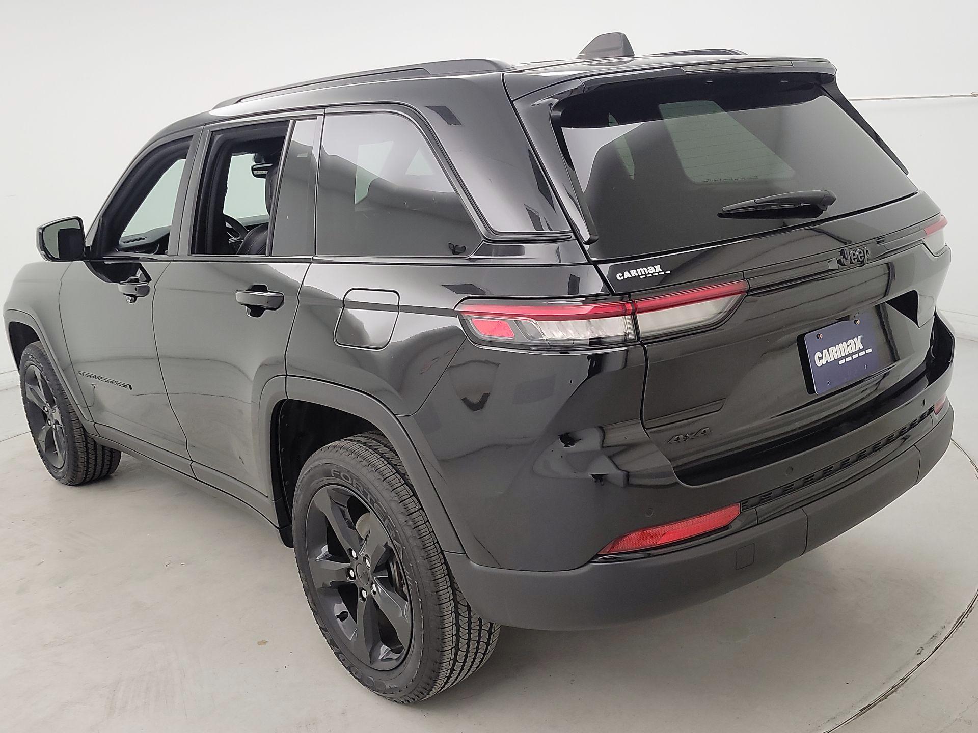 Thumbnail: 2023 Jeep Grand Cherokee - 7