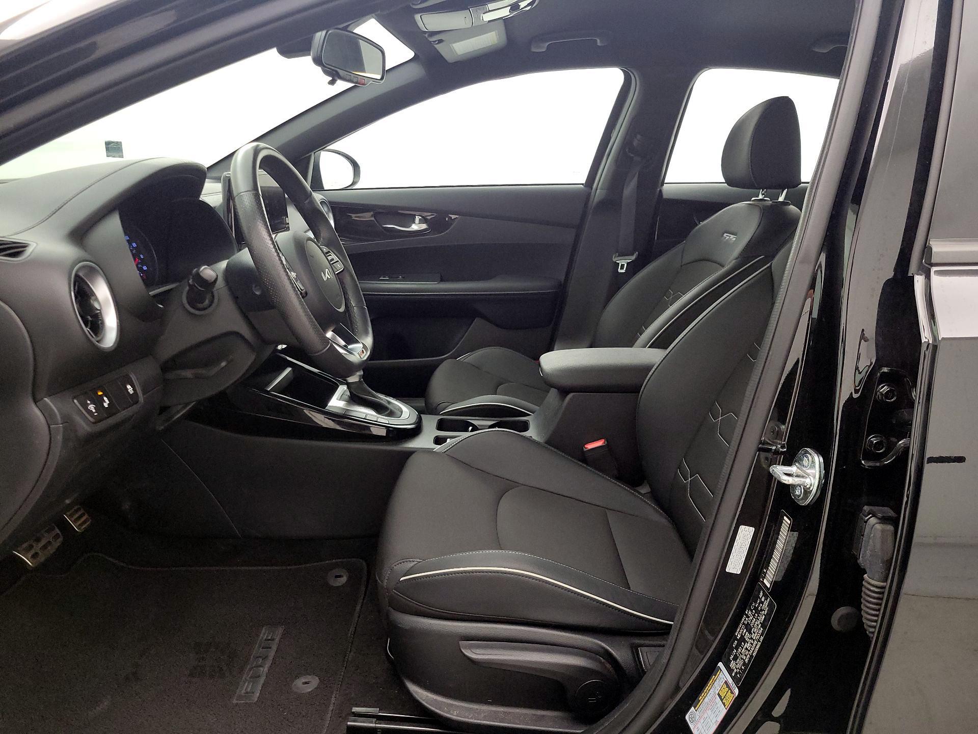 Thumbnail: 2024 Kia Forte - 9