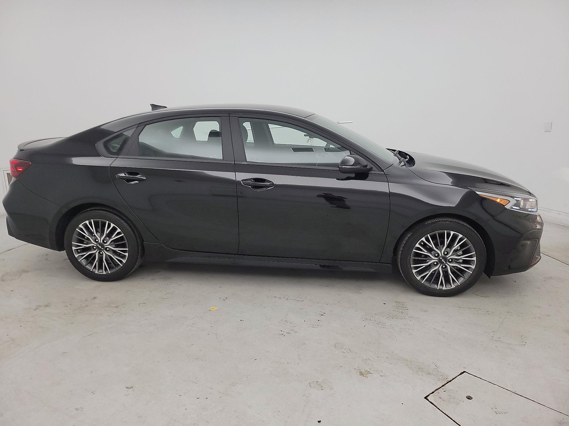 Thumbnail: 2024 Kia Forte - 4