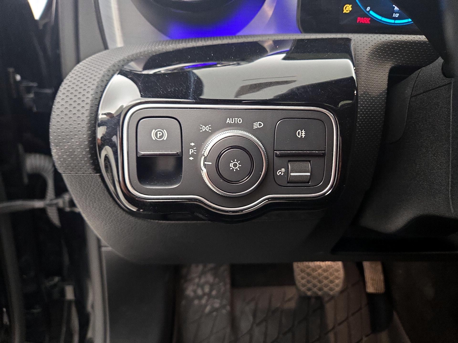 Thumbnail: 2022 Mercedes-Benz A-Class - 13