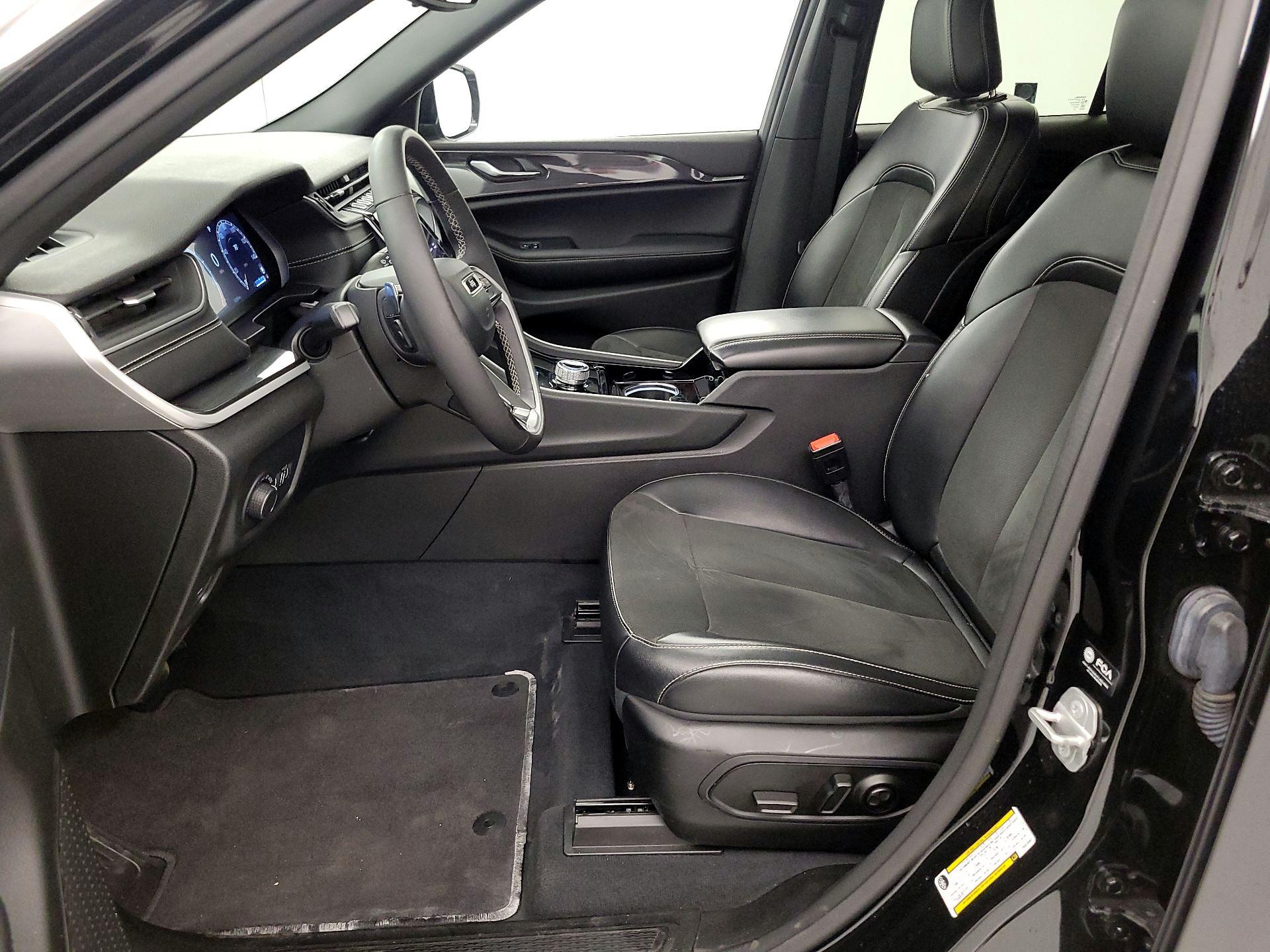 Thumbnail: 2023 Jeep Grand Cherokee - 11