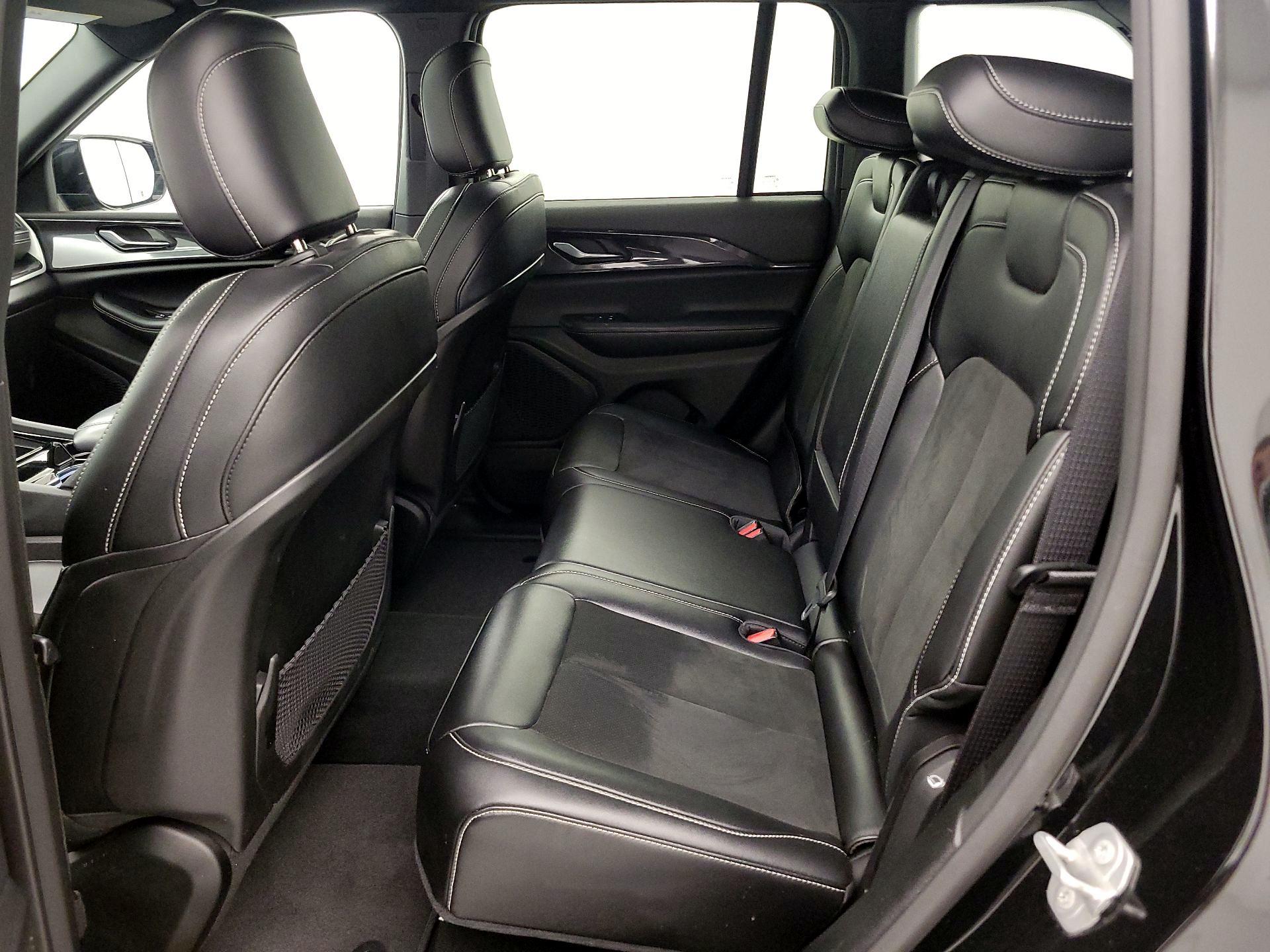 Thumbnail: 2023 Jeep Grand Cherokee - 20