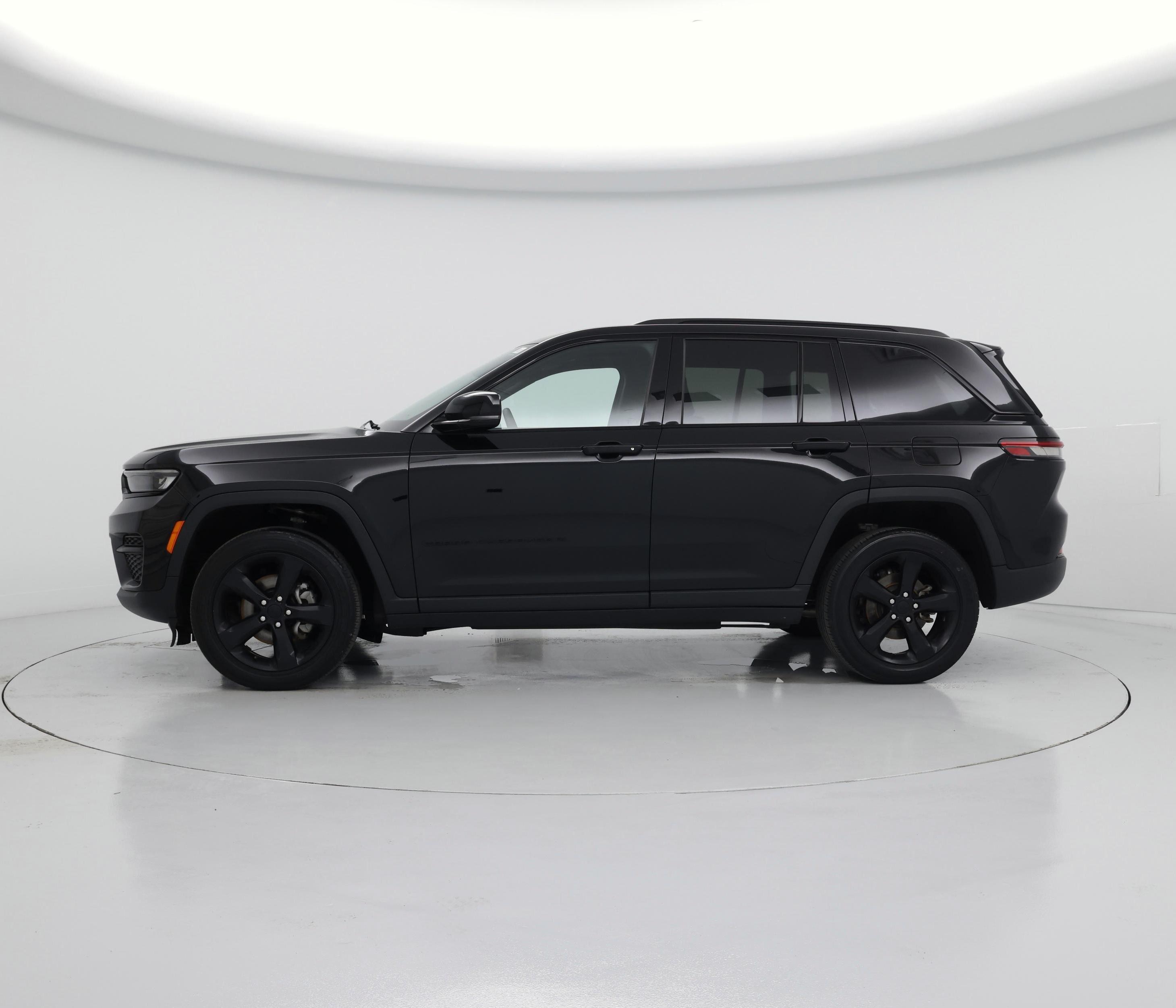 Thumbnail: 2023 Jeep Grand Cherokee - 3