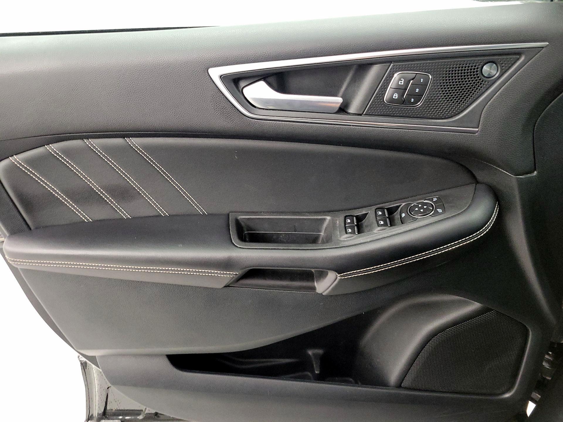 Thumbnail: 2022 Ford Edge - 12