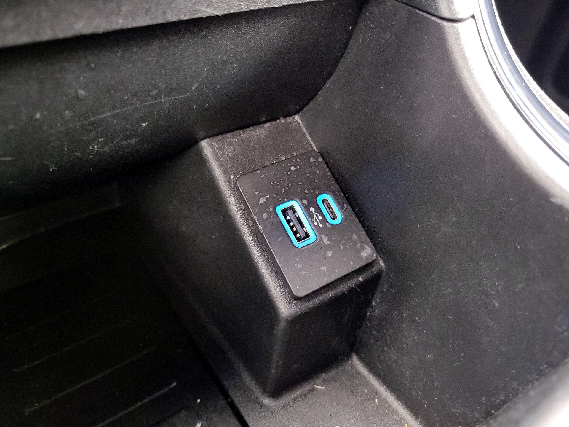 Thumbnail: 2022 Ford Edge - 19