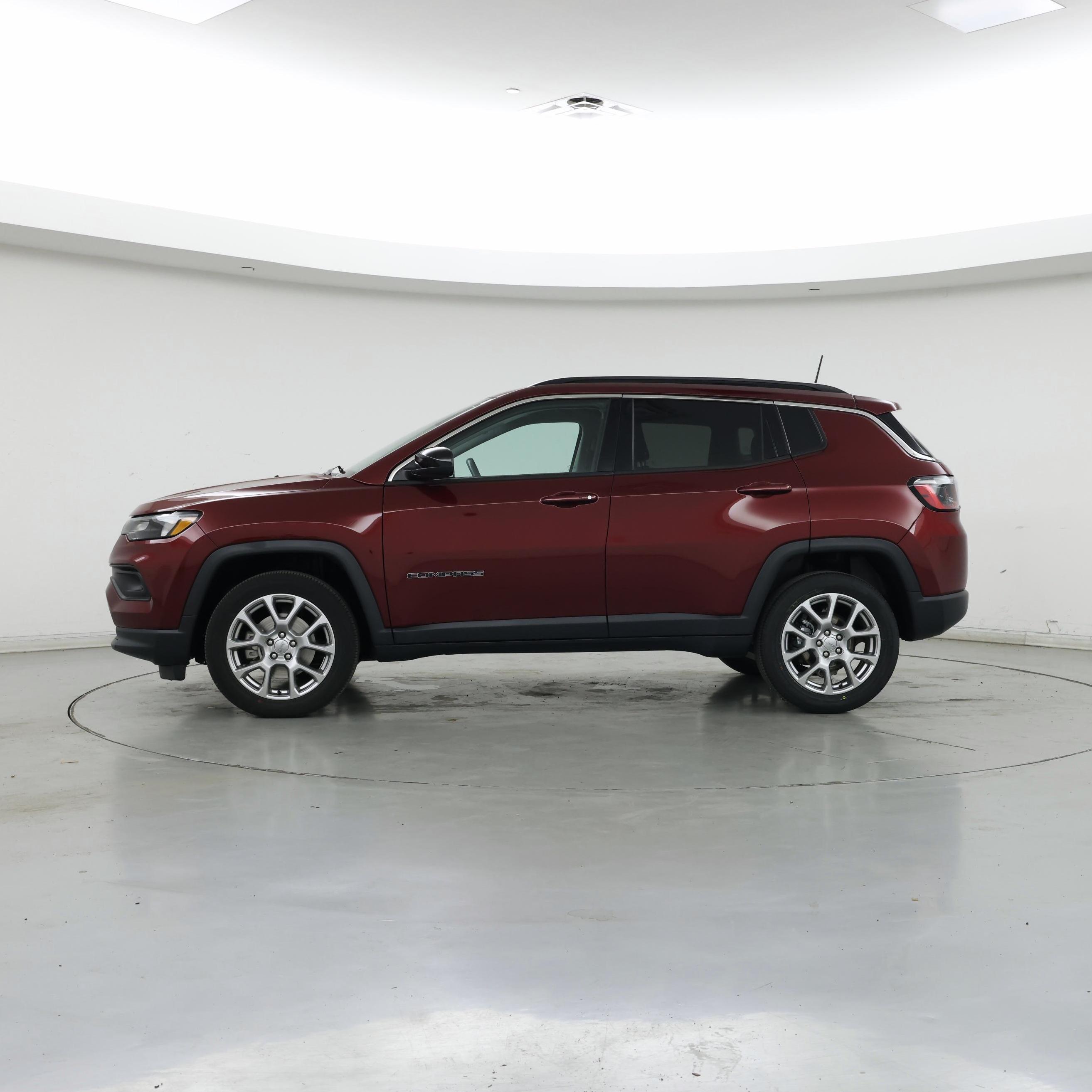 Thumbnail: 2022 Jeep Compass - 3
