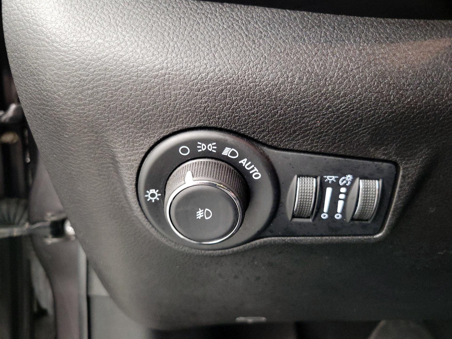 Thumbnail: 2022 Jeep Compass - 13